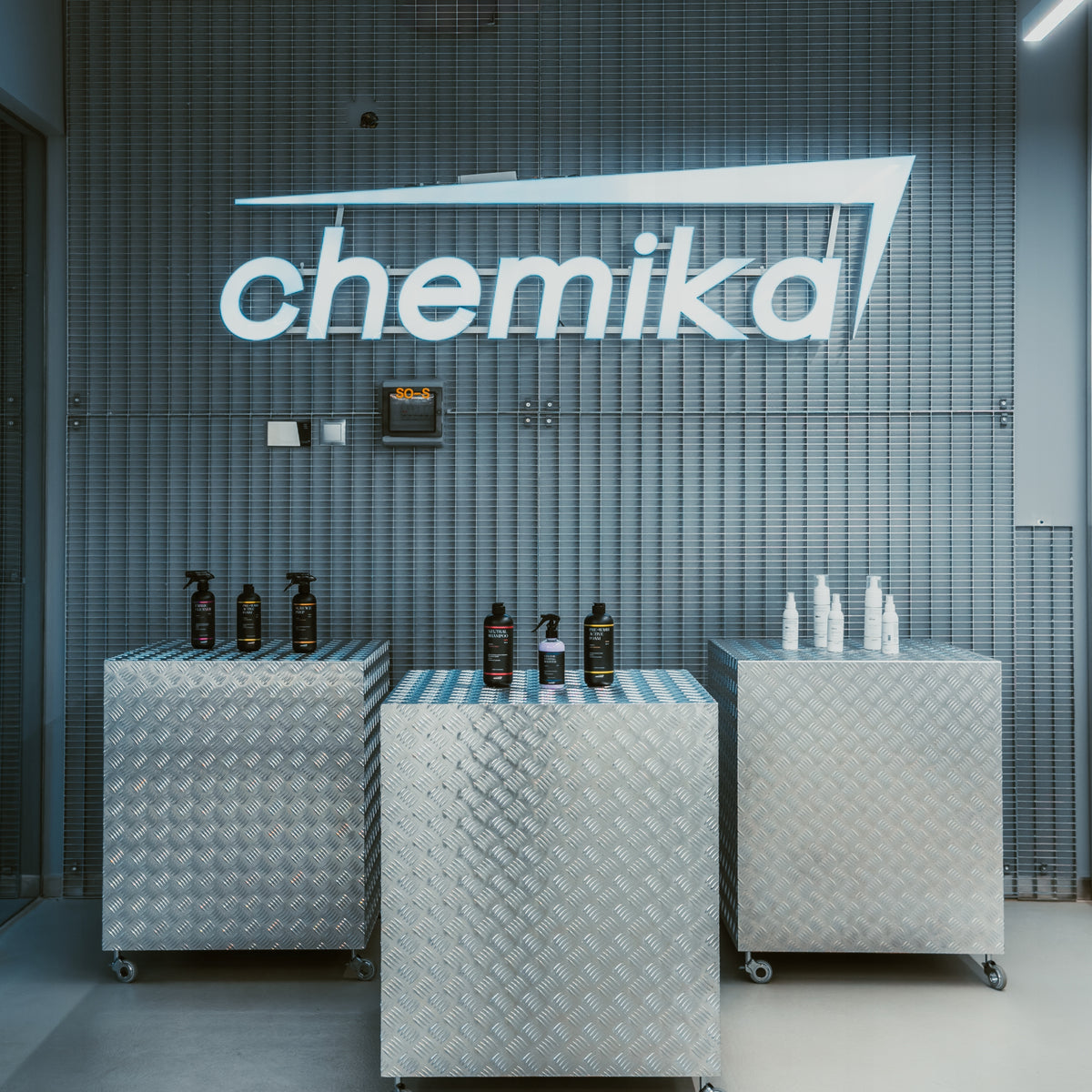 WINDOW AND MIRROR CLEANER Chemika Glass Cleaner 500 ml without ammonia Packaging status original