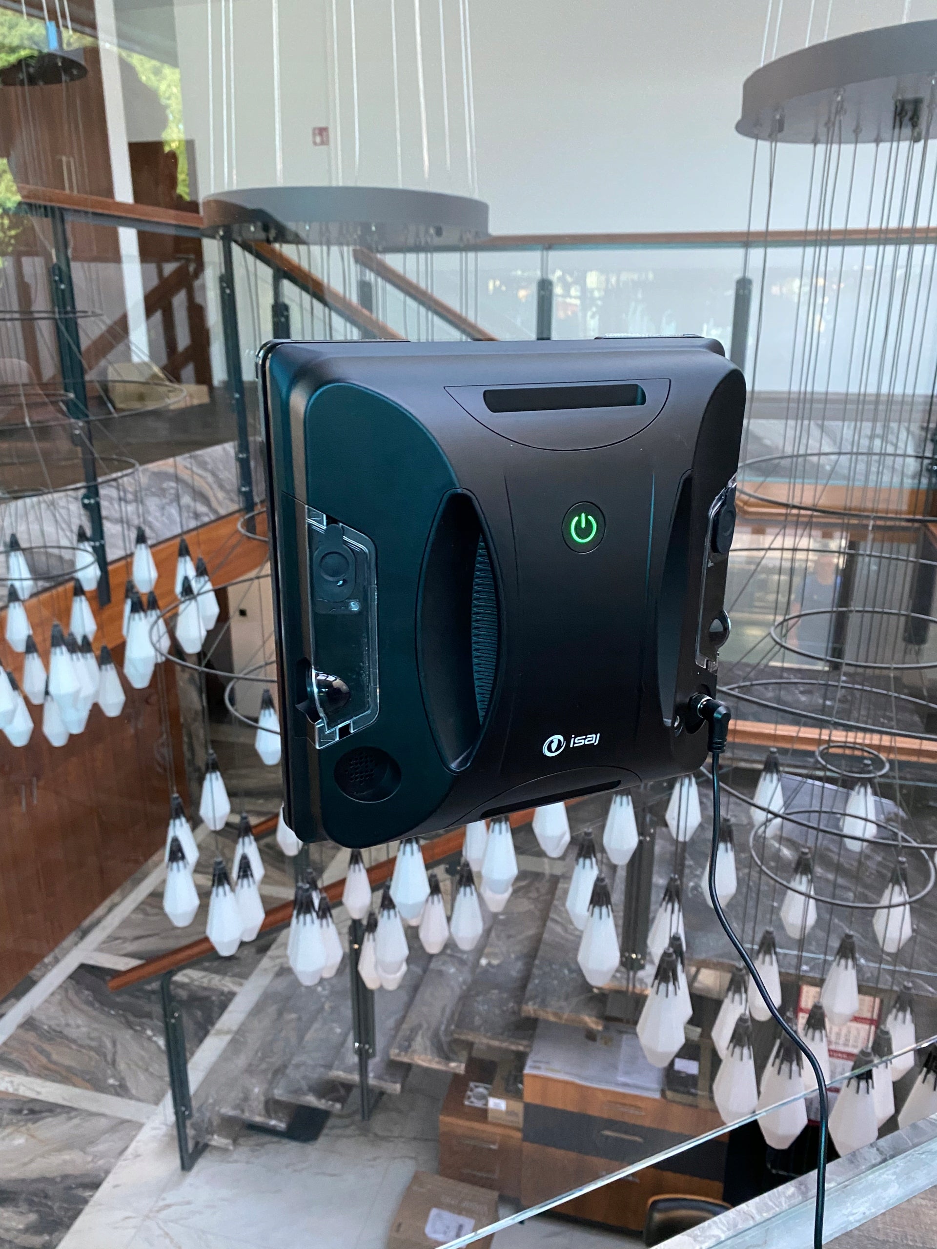 WINDOW CLEANING ROBOT ISAJ V1 + REMOTE CONTROL + WI-FI ACCESSORIES Brand ISAJ