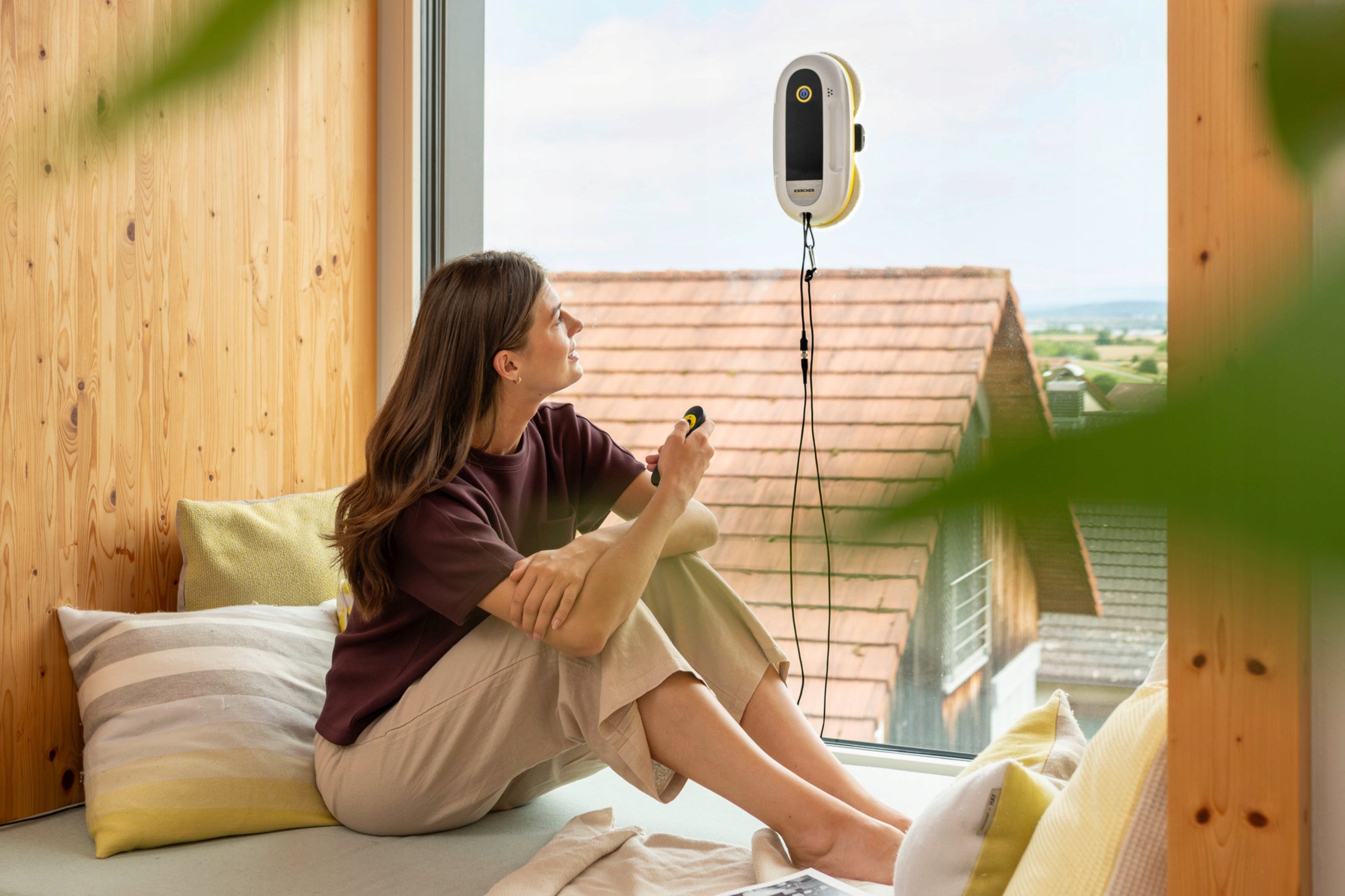 WINDOW CLEANING ROBOT KARCHER RCW 2 + 2x WINDOW CLEANING CONCENTRATE RM 500 ML Manufacturer code 2 szt.  KONCENTRAT RM 500 ML 1.269-210.0
