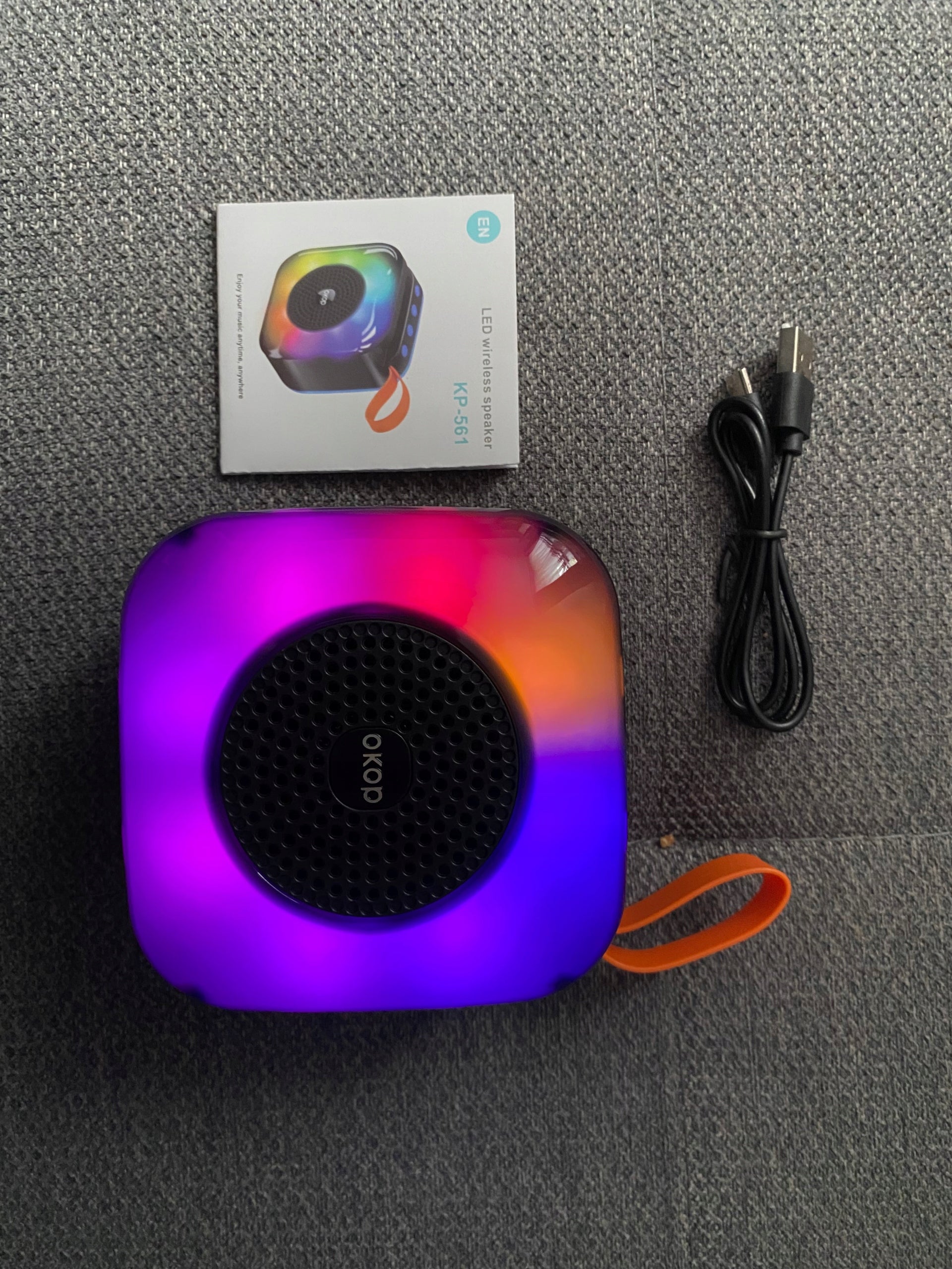 WIRELESS BLUETOOTH LED SPEAKER RGB 5W USB TF AUX PORTABLE COLOR Batteries included yes
