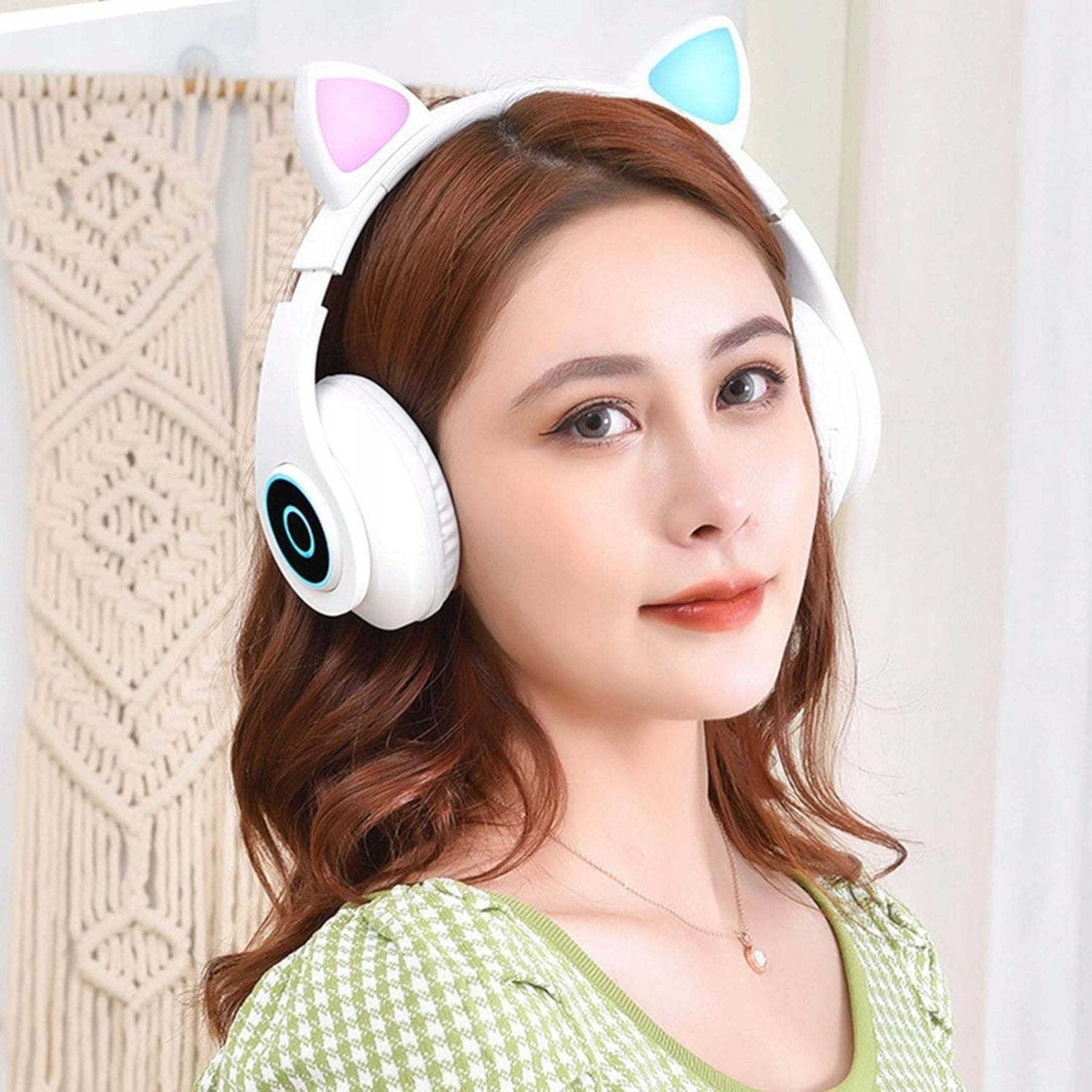 WIRELESS HEADPHONES FOR CHILDREN WITH MICROPHONE CAT EARS LED ON-EAR B39 Model other