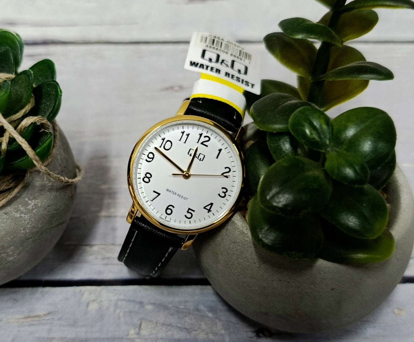 WOMEN'S CLASSIC READABLE GOLD WATCH QQ C65A-003P 30 mm DARK NUMBERS Brand Q&Q
