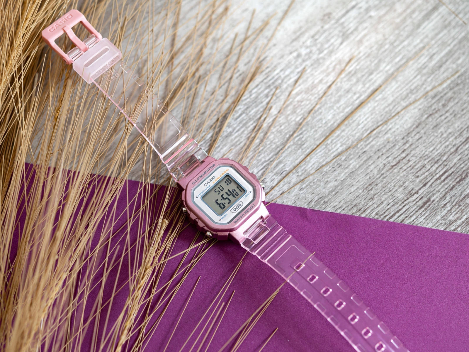 WOMEN'S WATCH CASIO LA-20WHS-4AEF VINTAGE CHILD Brand CASIO