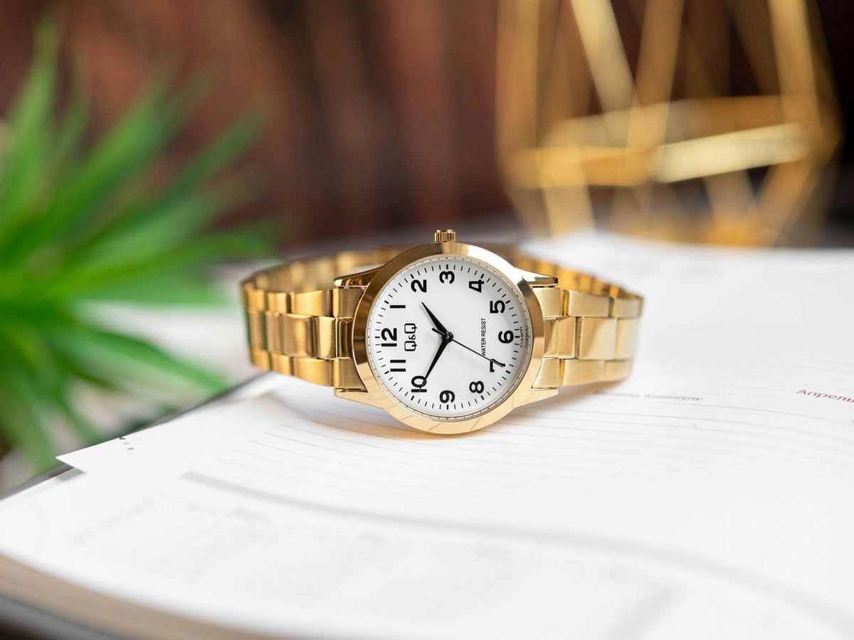 WOMEN'S WATCH QQ C11A-007PY GOLD ON BRACELET CLASSIC FASHIONABLE Gender woman
