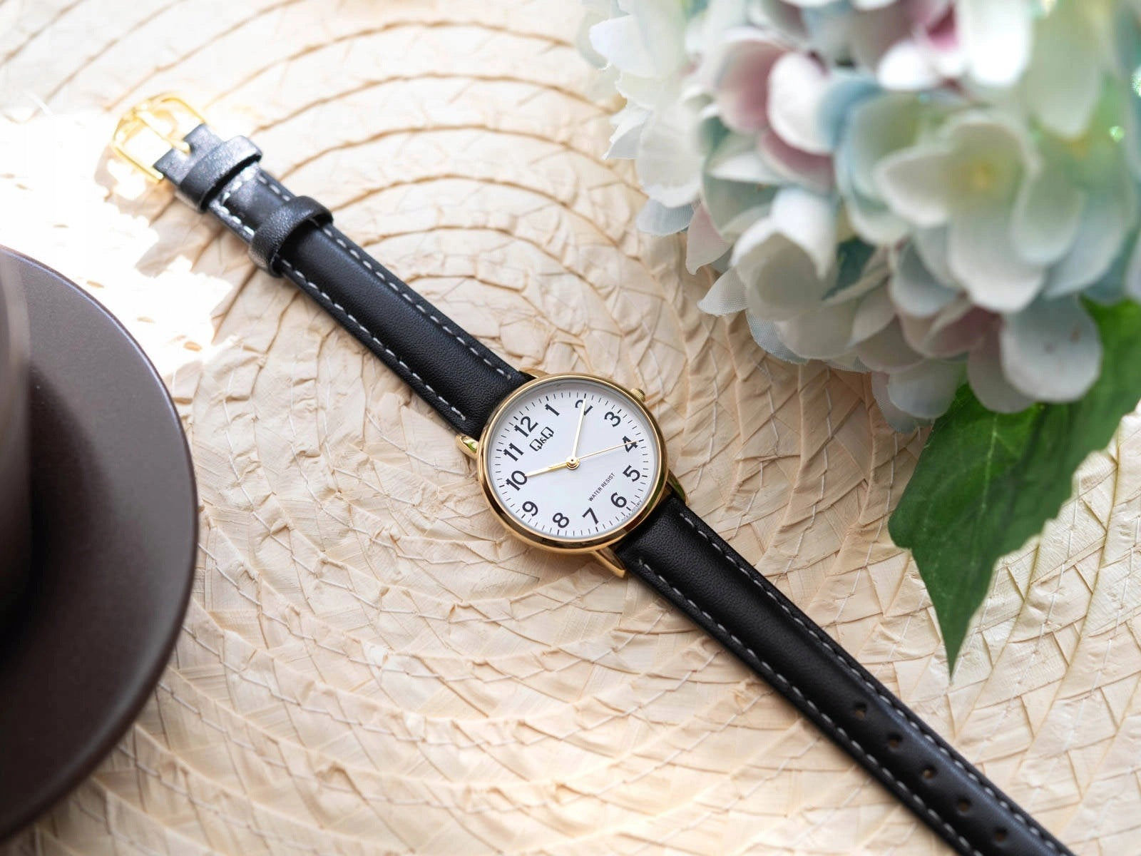 WOMEN'S WATCH QQ C65A-003PY CLEAR CLASSIC ON MINIMALIST STRAP Gender woman