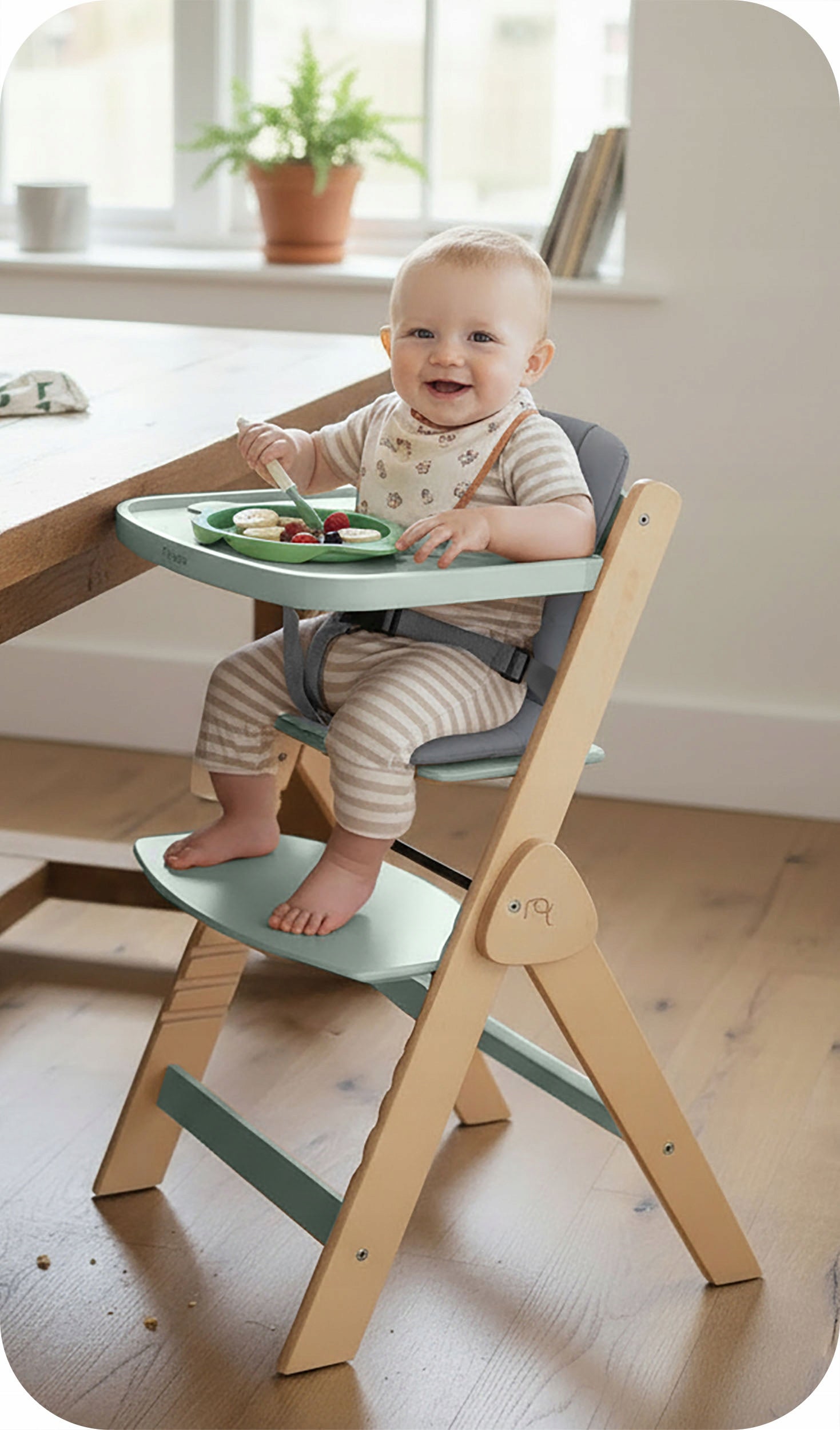 WOODEN HIGH CHAIR FOLDING ADJUSTABLE STRAPS NUKIDO Manufacturer code 702003