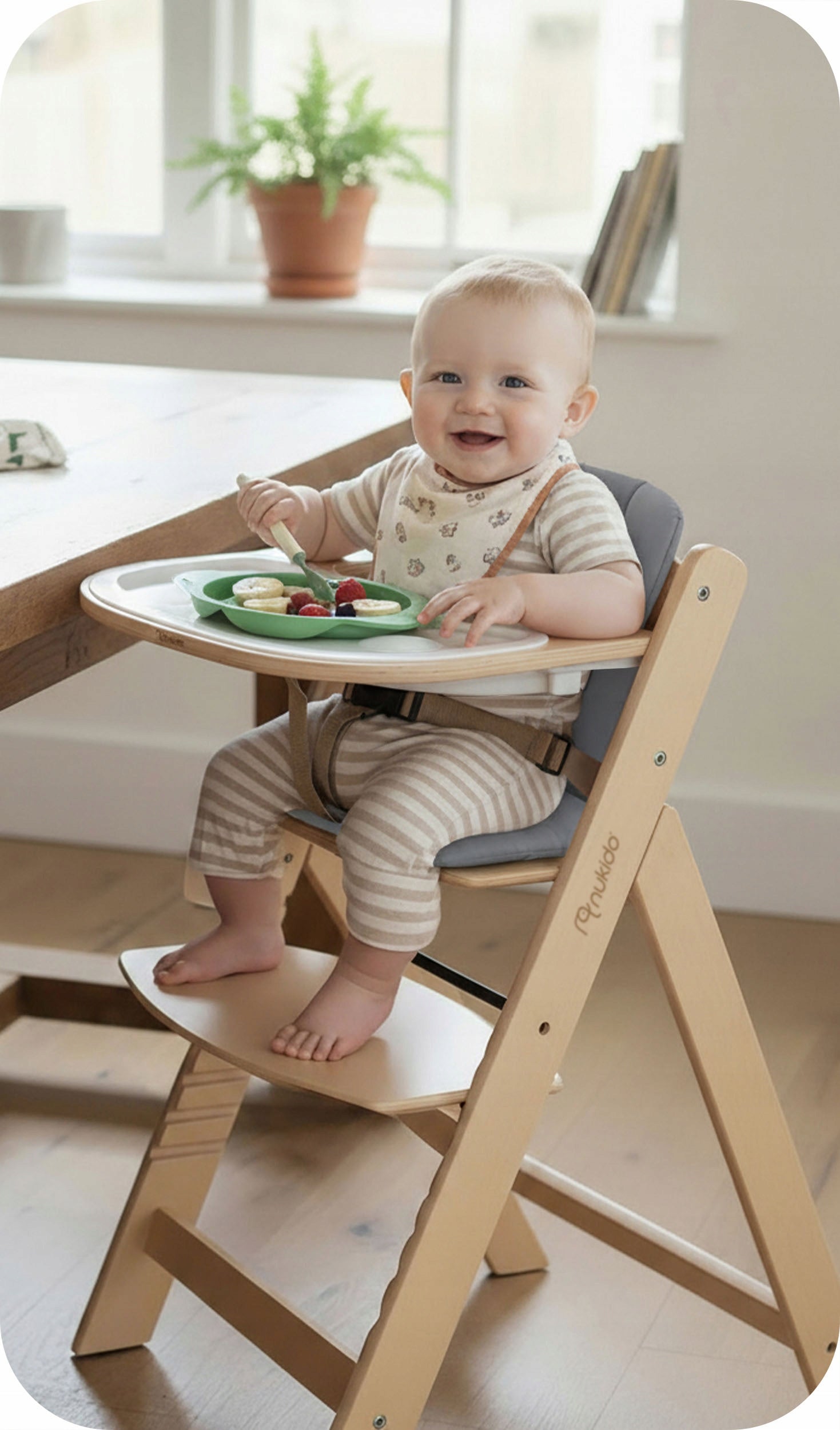 WOODEN HIGHCHAIR TRAY SOLID adjustable straps Nukido Packaging status original