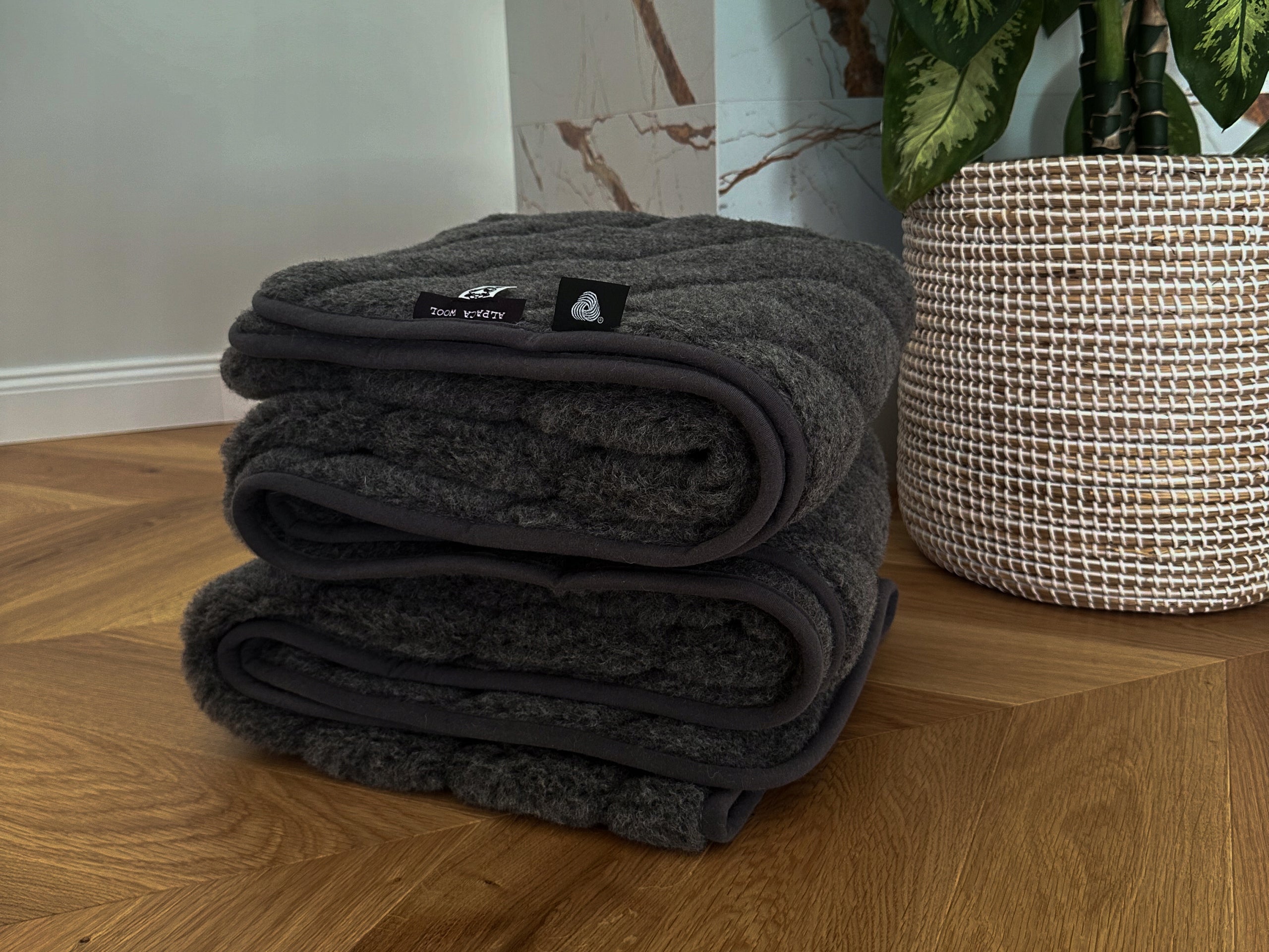 WOOL BLANKET ALPACA GRAPHITE STRIPES 160X200 – NATURAL ALPACA WOOL EAN (GTIN) 5906022576675