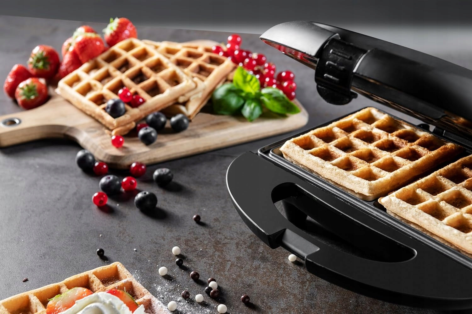 Waffle Iron Bestron ASW401BL 700 W black Packaging status original