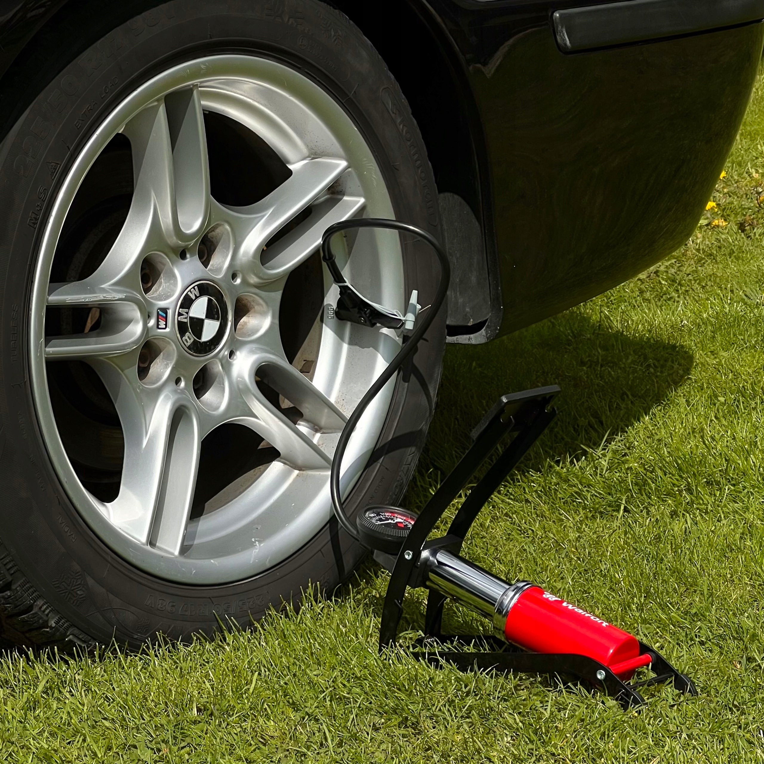 Walfort foot pump for mattress ball bike and car 2 different tips Manufacturer code 3016298