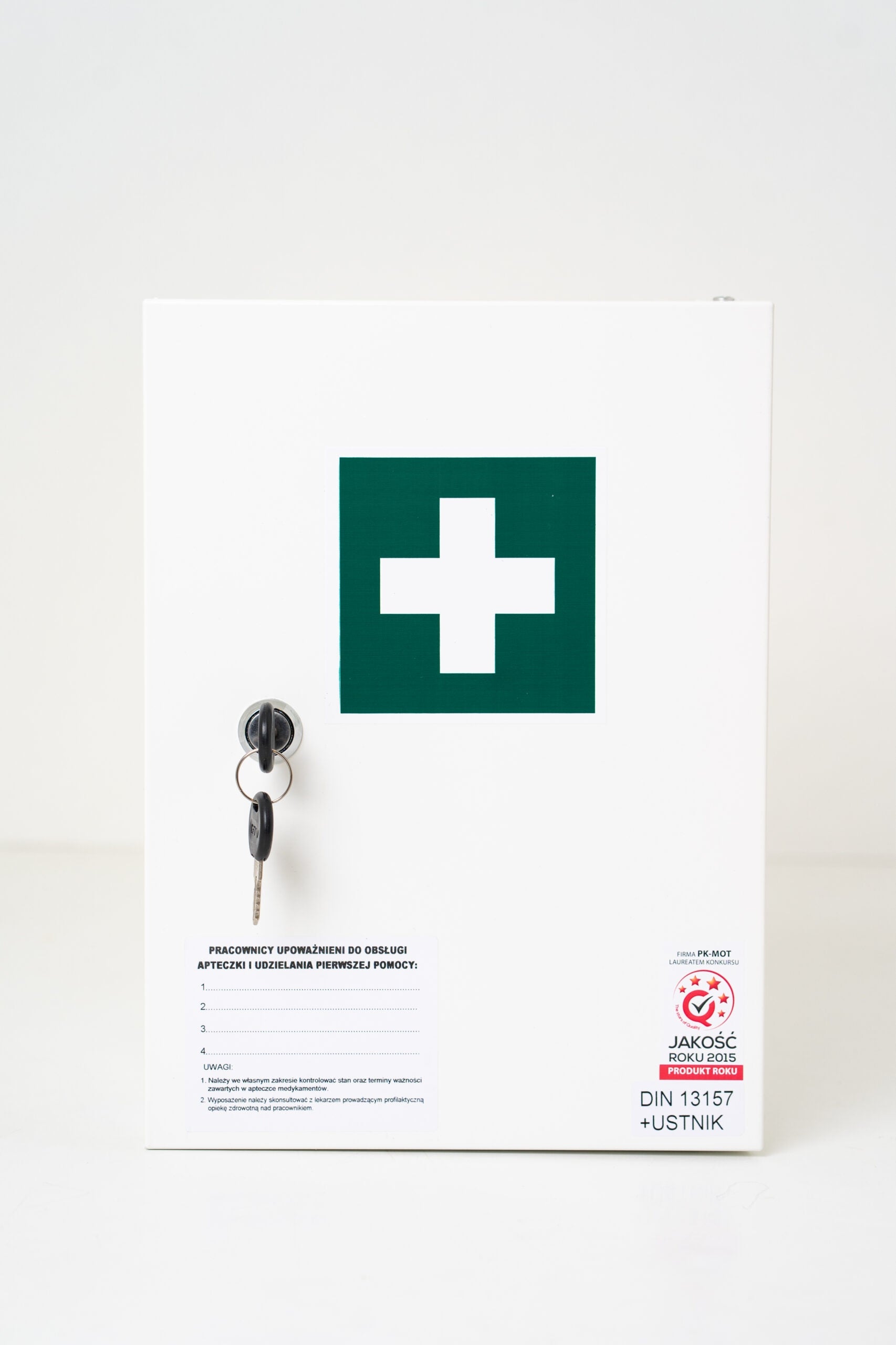 Wall first aid kit Pk-Mot metal 22x30 cm white+masks and cold compress Medical device no