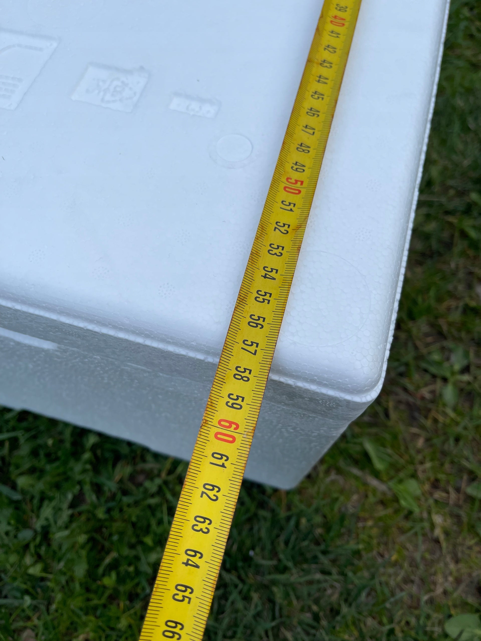 Warm cat booth Styrofoam white house insulated for outdoor court Product width 40 cm
