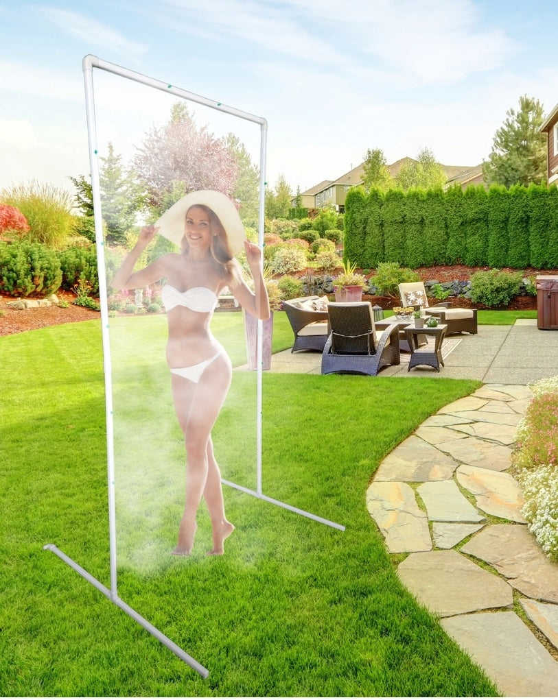 Water curtain gate for hot weather mist, water gate