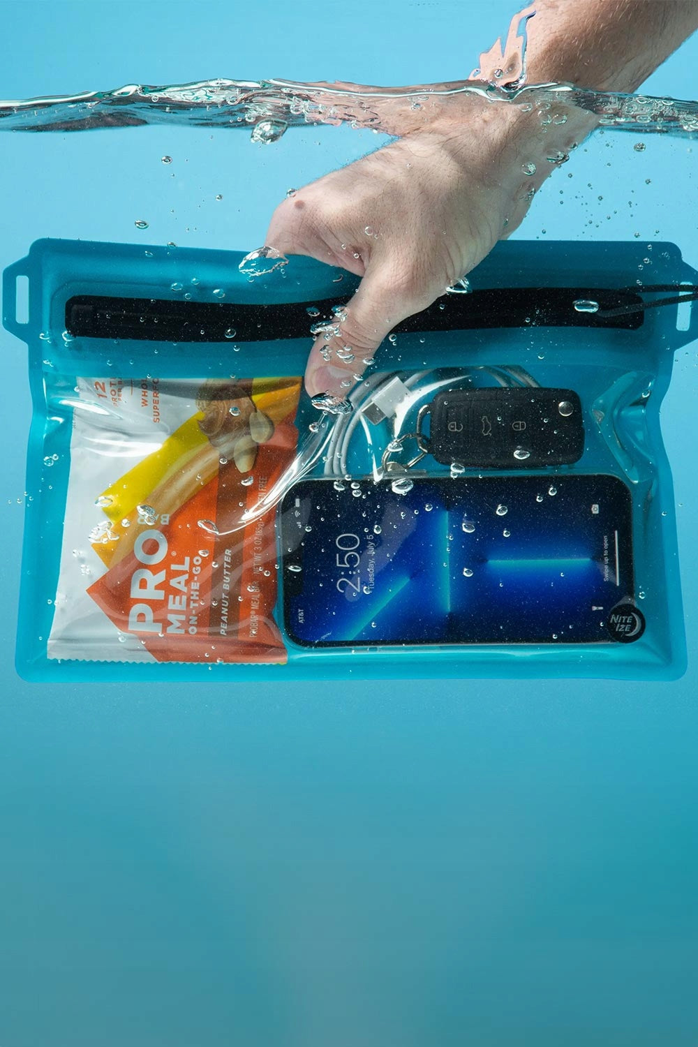 Waterproof Cover Nite Ize RunOff Medium Blue Color blue