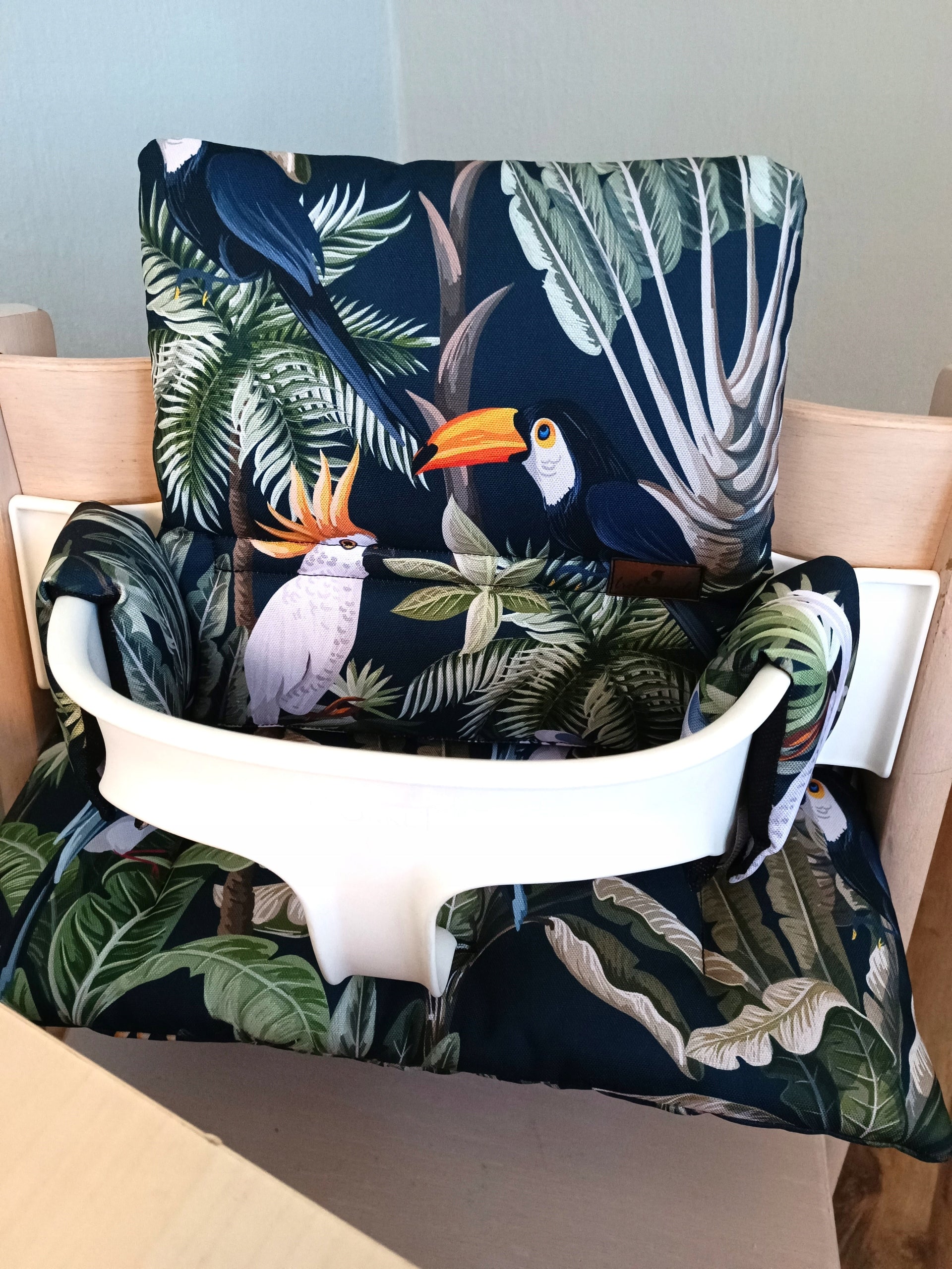 Waterproof Pillows for Stokke Tripp Trapp 2in1 Parrot on Black