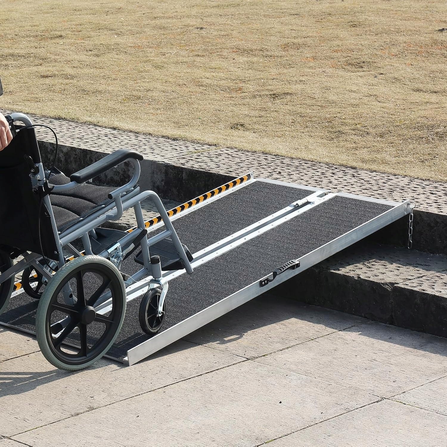 Wheelchair ramp Vevor foldable 112 cm, load capacity 363 kg Brand Vevor