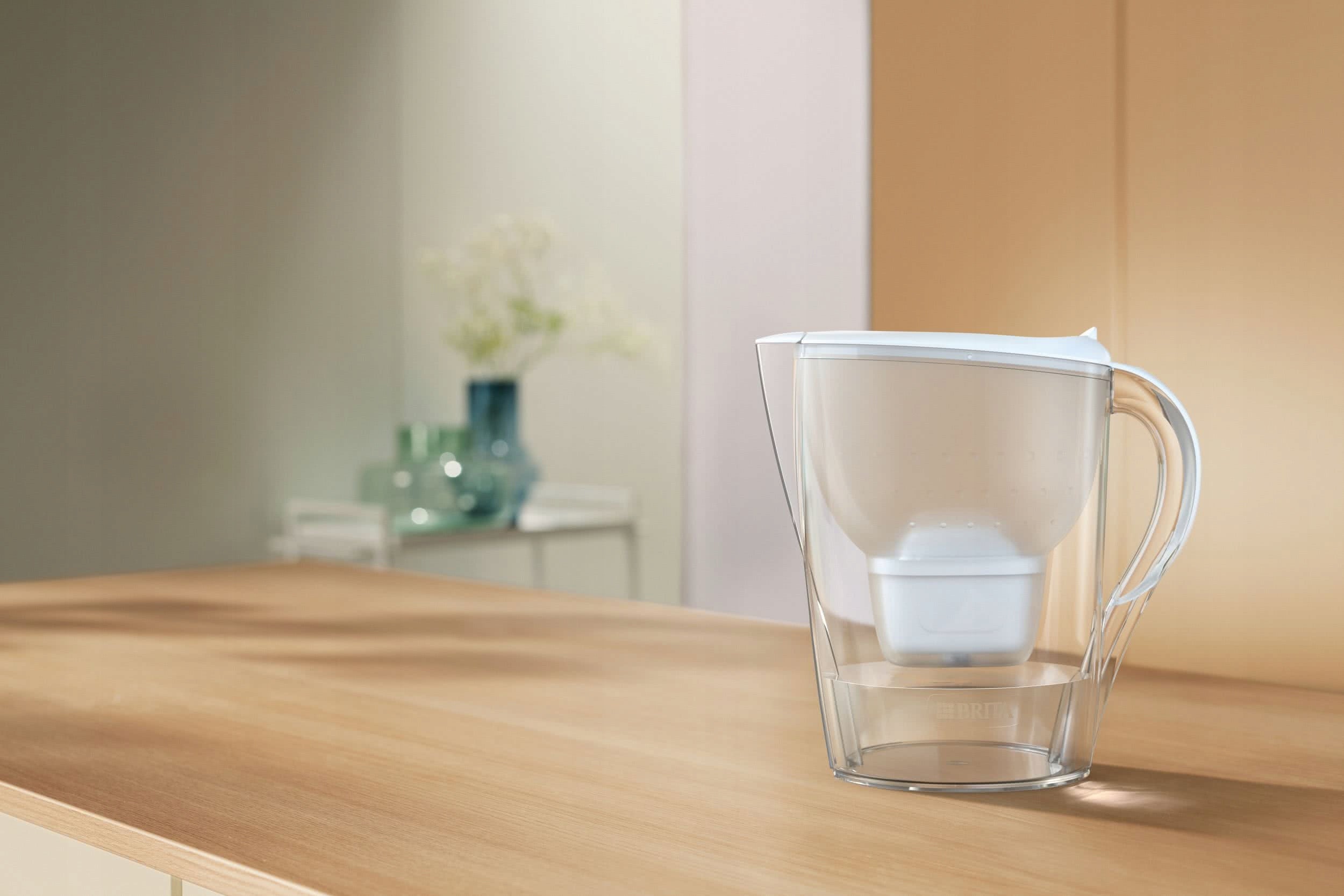 White filter jug BRITA Marella XL + MAXTRA PRO water filter Model Marella XL