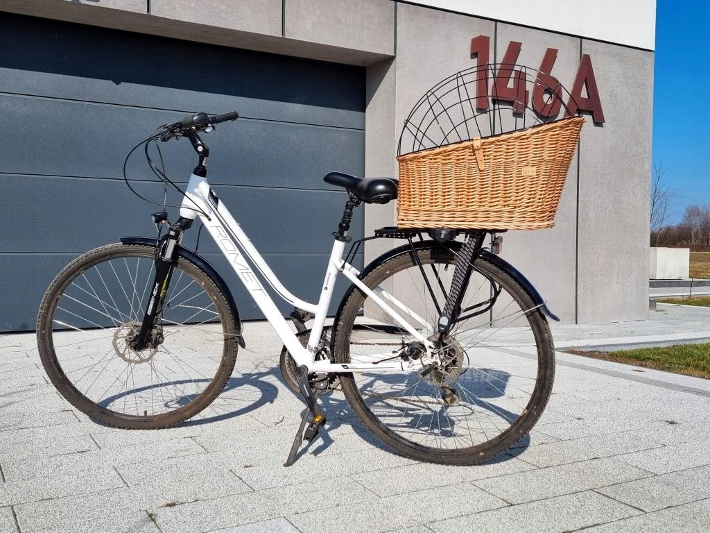 Wicker basket for dog carrier natural. Transporter for bicycle. Brand no brand