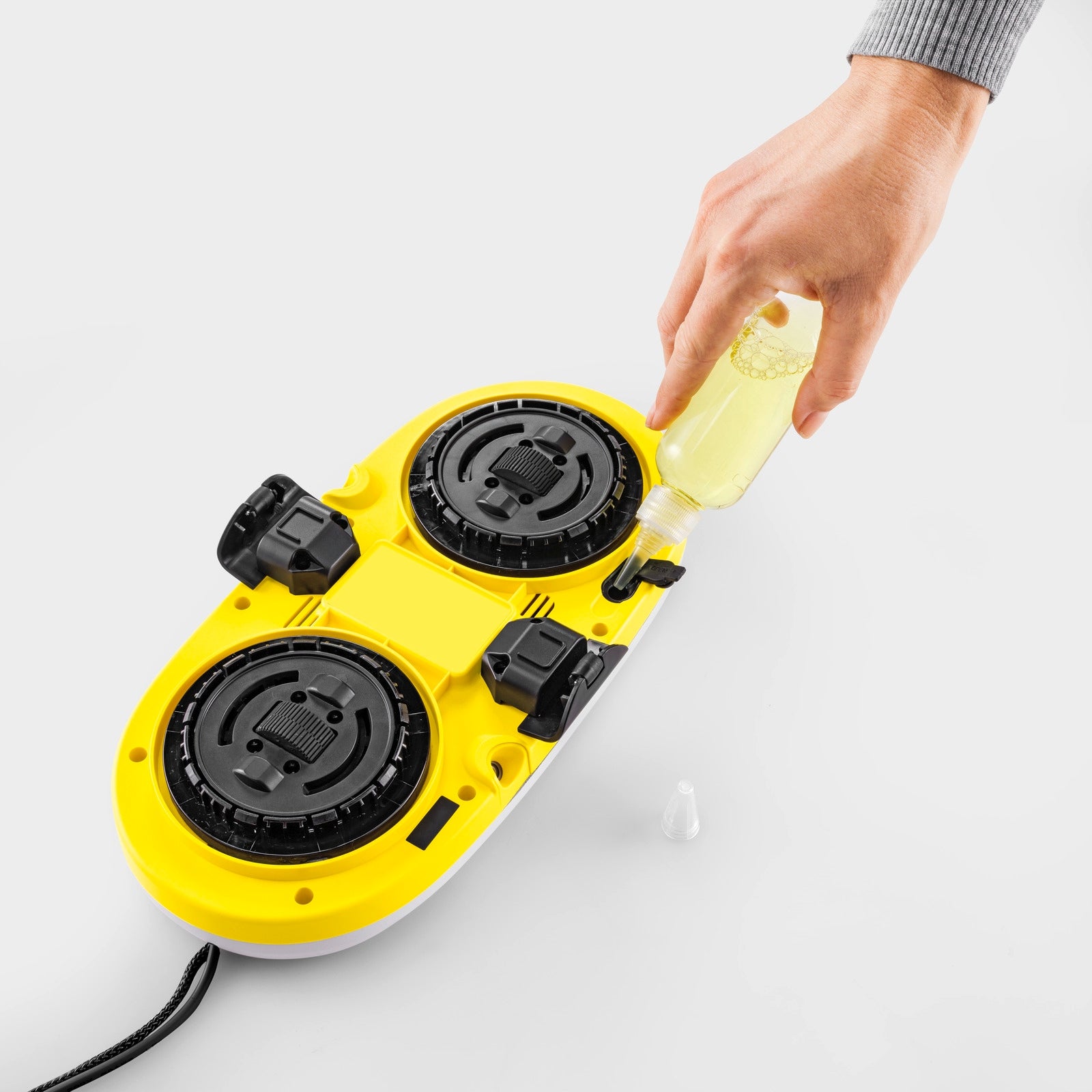 Window cleaning robot Karcher RCW 2 Dominant color white