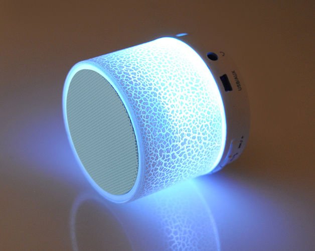 Wireless Bluetooth Speaker with Radio and USB Color red
