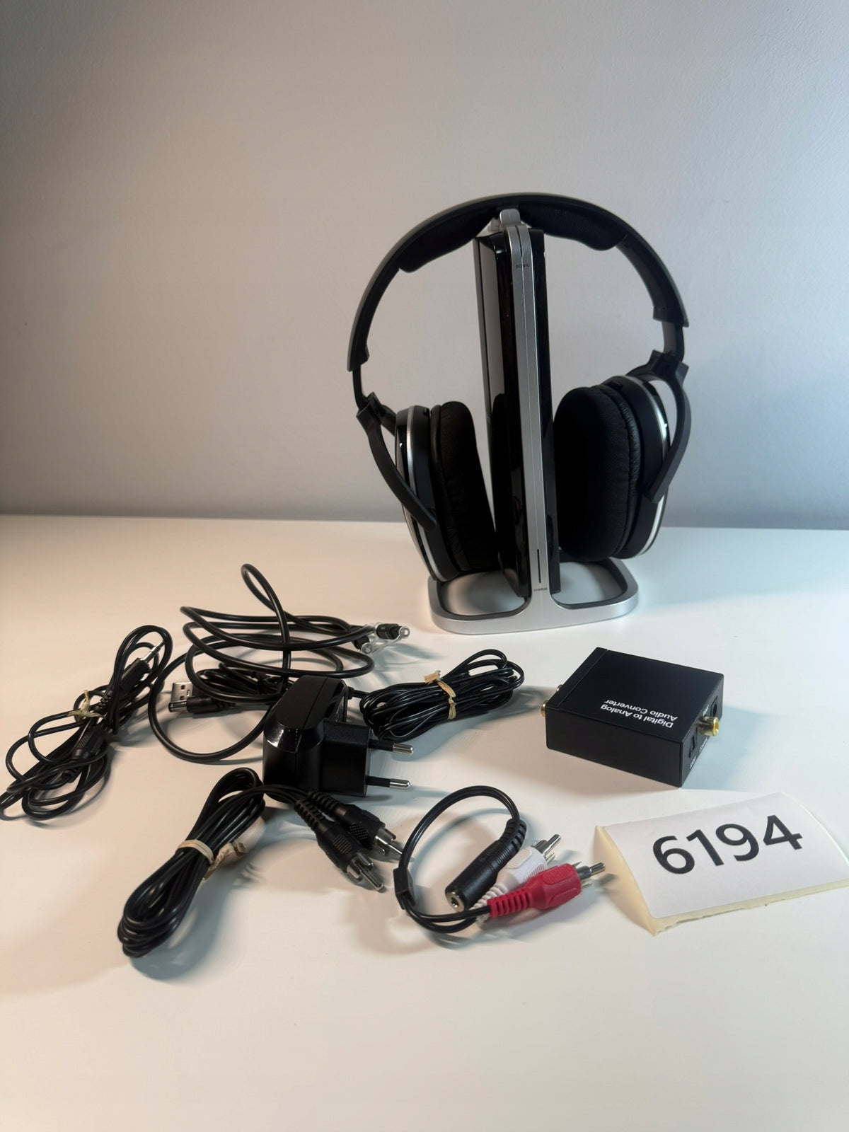 Wireless RF Headphones with Audio Base and Convention (6194-83)