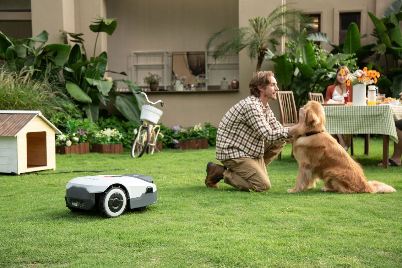 Wireless robotic mower Anthbot GENIE 800 RTK 1500m² with AI mower Brand Anthbot