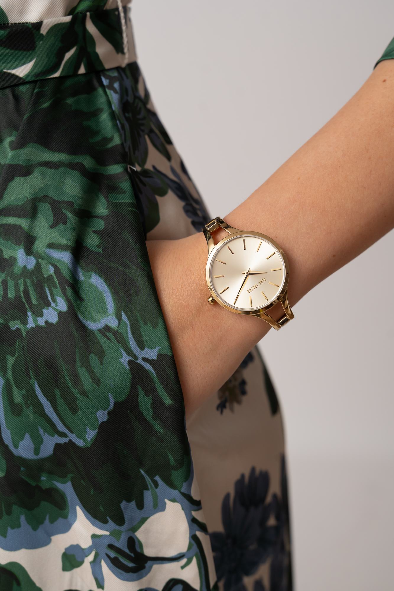 Women's Watch Paul Lorens CHANTAL with Bracelet - Classic Engraved Dial Brand Paul Lorens
