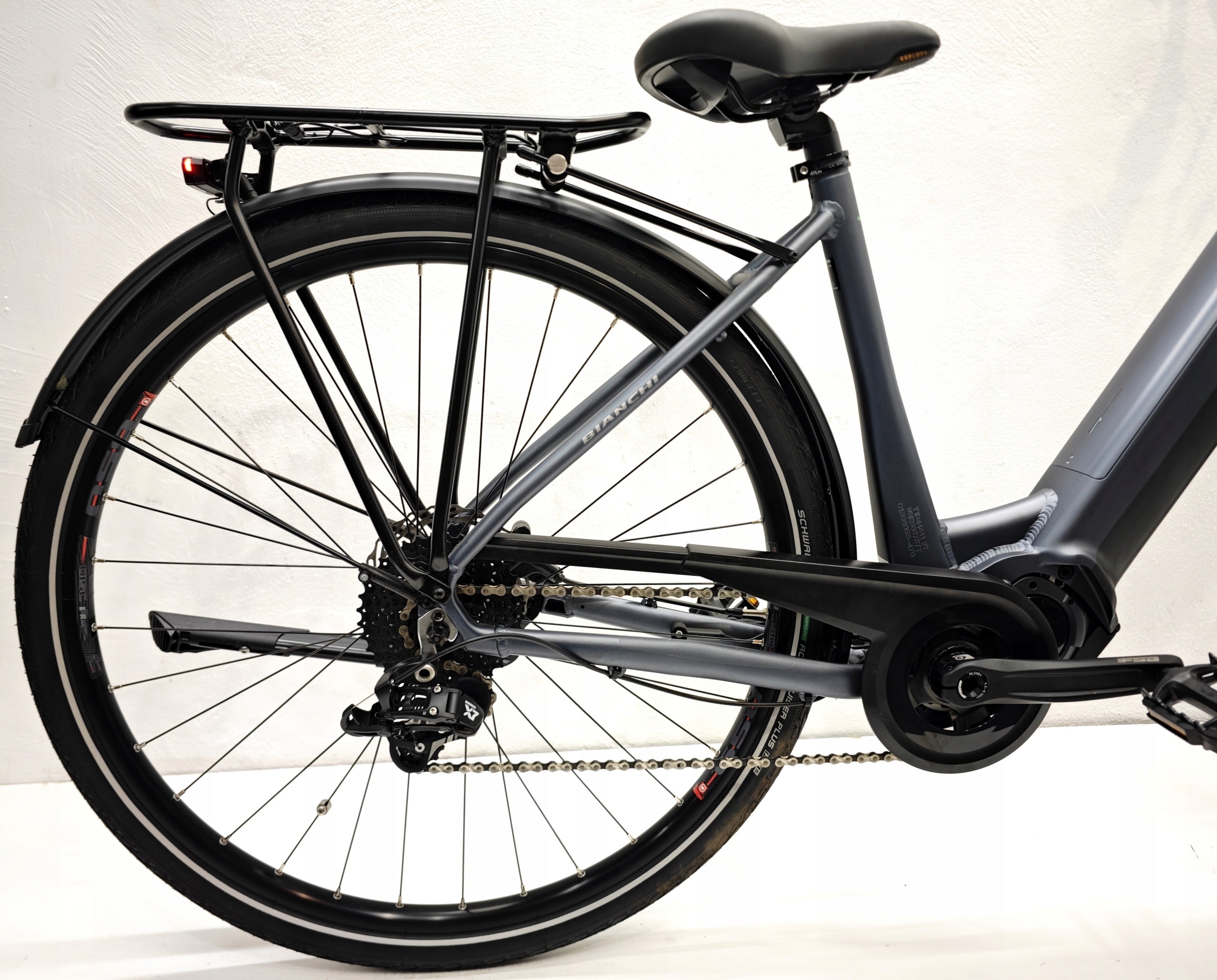 Women's electric bike Bianchi T Tronic C-Type 28 inches Roz 47cm M Shimano Manufacturer code YVB1AIMDYI
