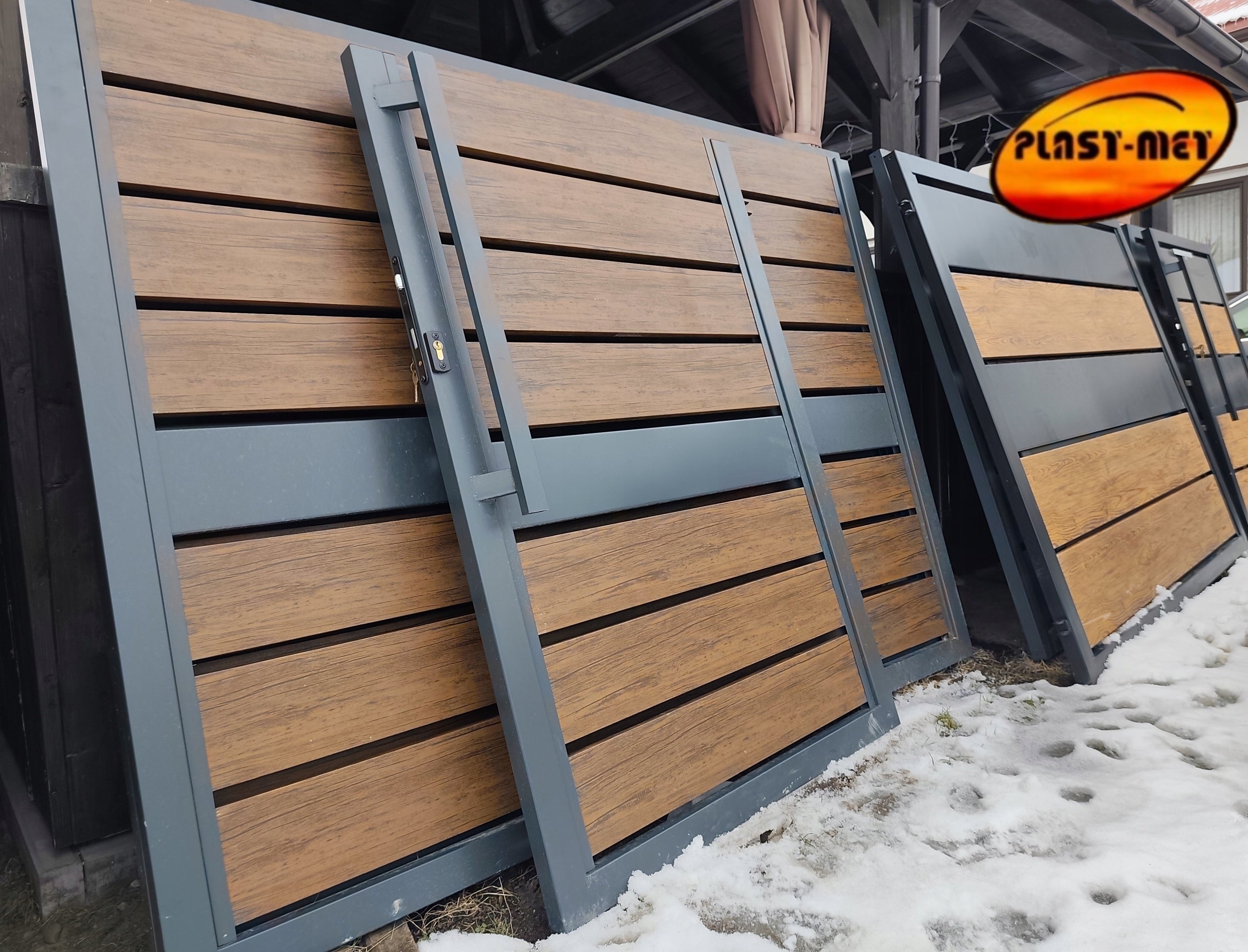 Wood-like metal bars profile 100x20 2,5mm for panel fence Brand PLASTMET