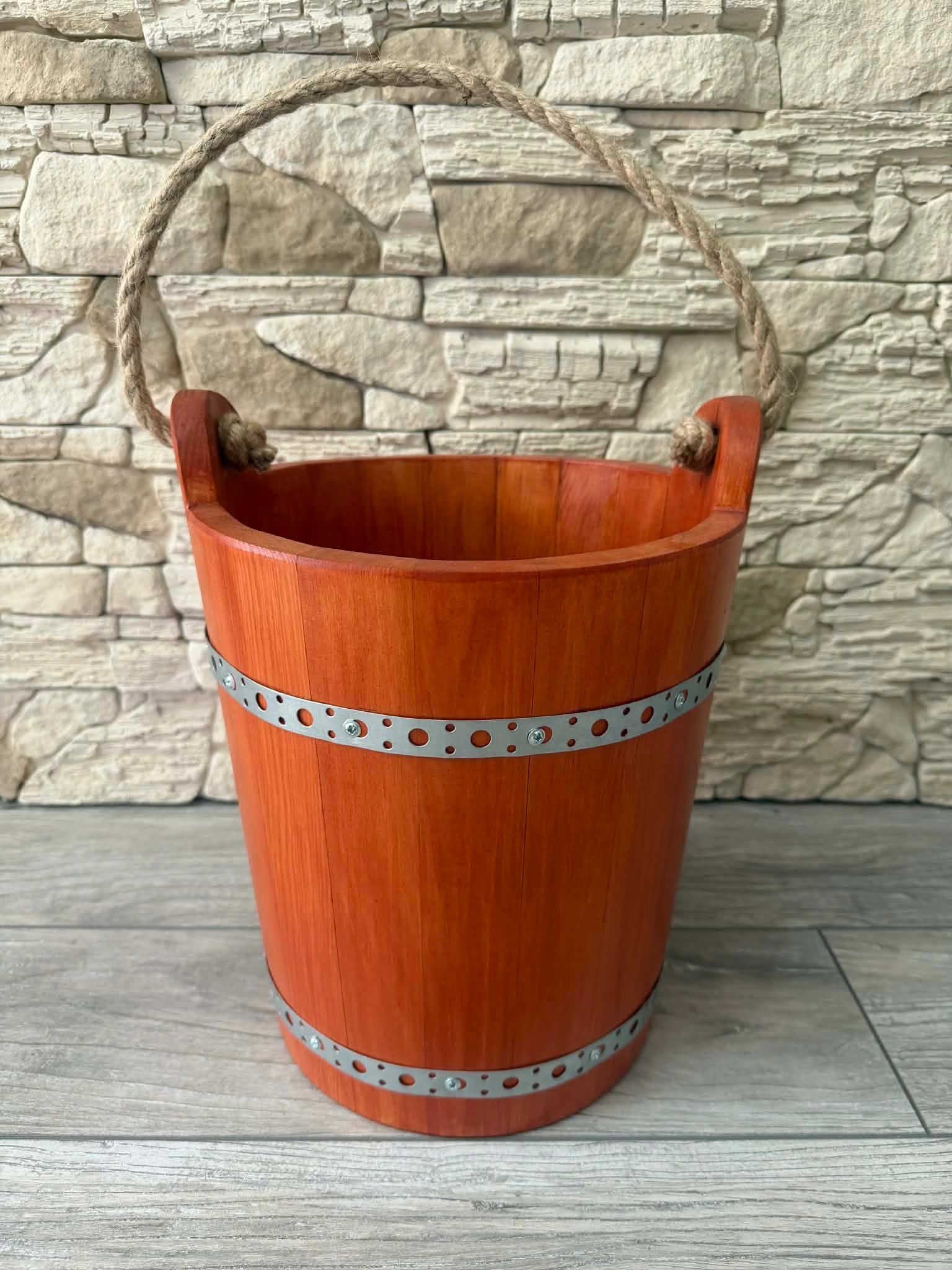 Wooden bucket decorative bucket for well cebrzyk Colors 9,8L Manufacturer Kornik