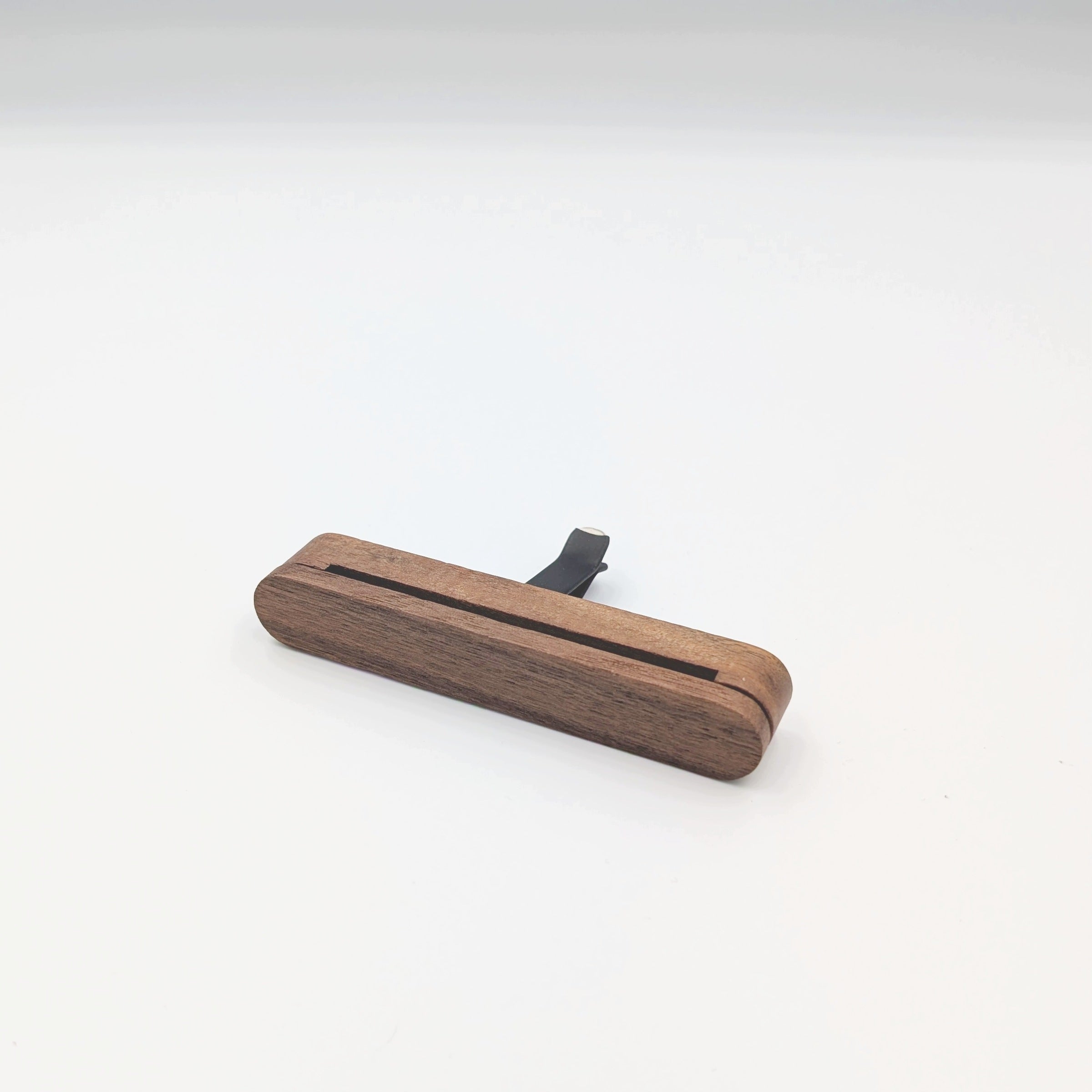 Wooden diffuser for car walnut + 4 fragrance pads Manufacturer no brand