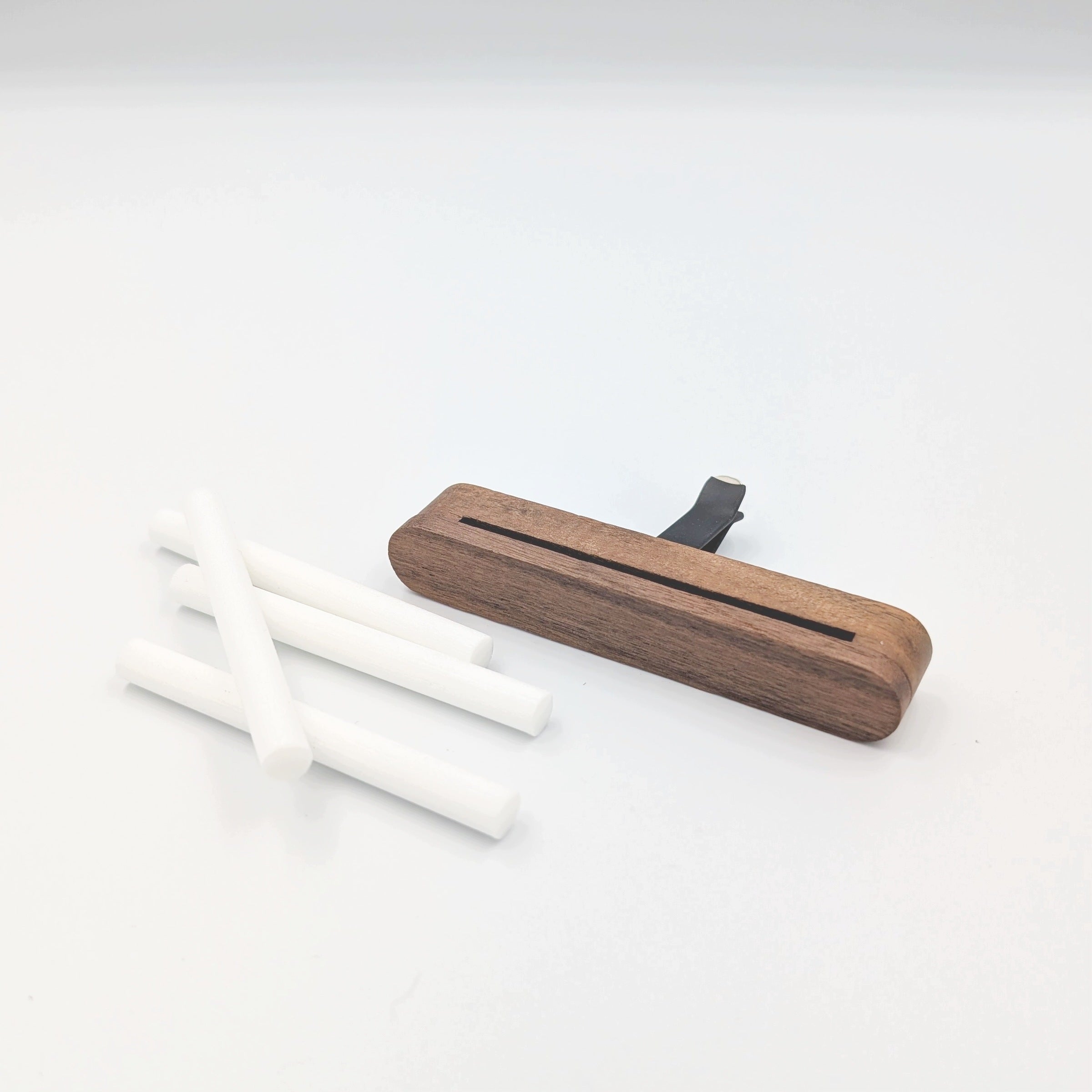 Wooden diffuser for car walnut + 4 fragrance pads