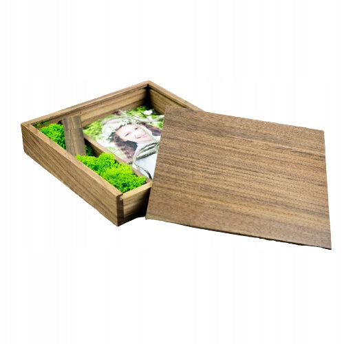 Wooden photo box with 512MB Pendrive