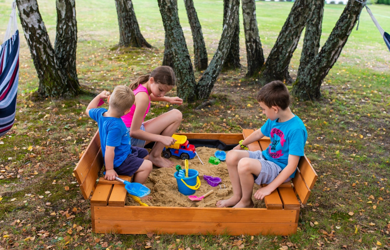 Wooden sandbox CLOSED 120x120 with Benches large + Freebie Agrotextile Kid's age 12＋ months
