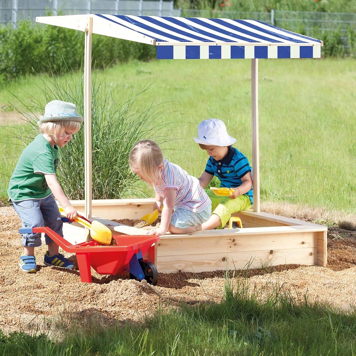 Wooden sandbox with adjustable visor 118 cm x 118 cm Brand John