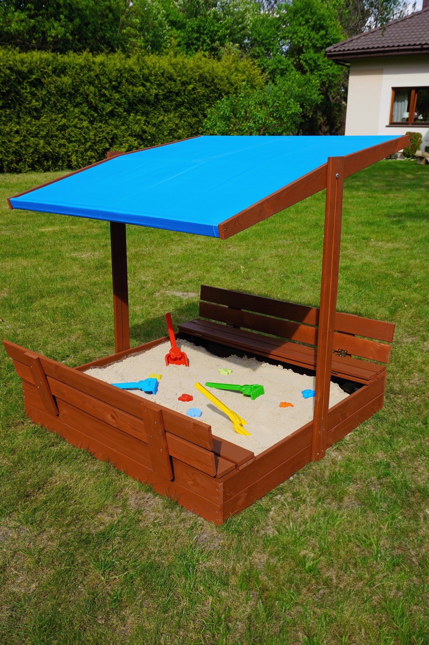 Wooden sandbox with canopy large closed 120 brown 7 colors Color beige