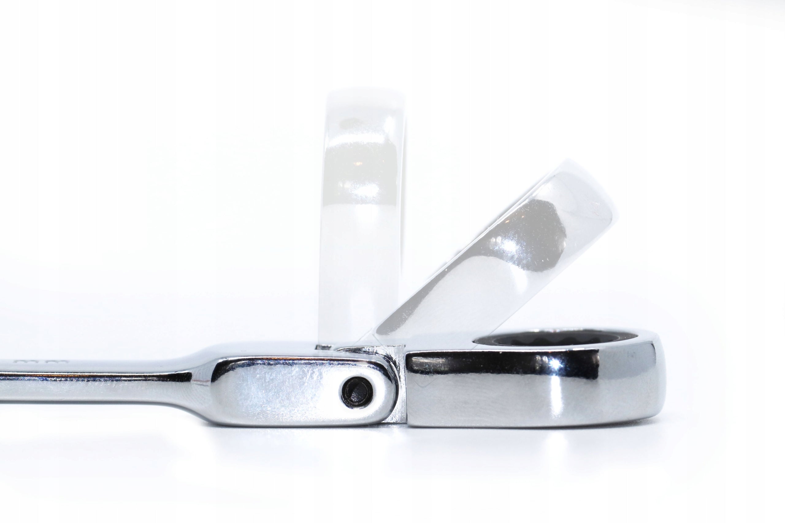 Wrench with ratchet and joint CRV r.19 mm Key type ratchet