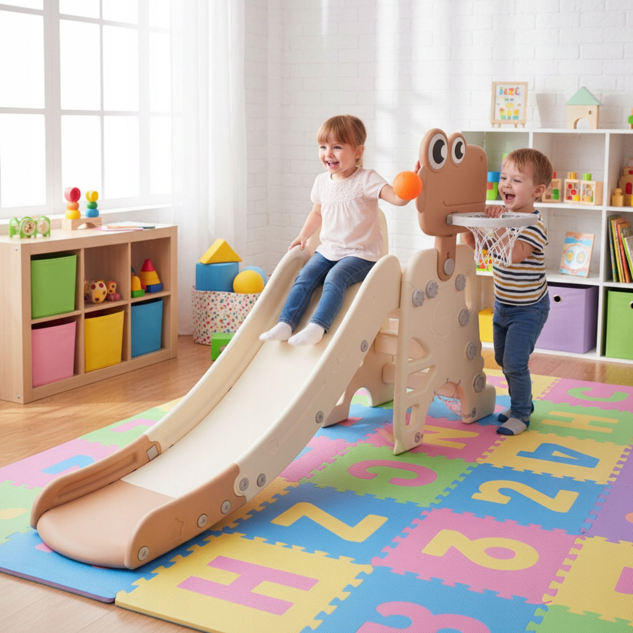 XL KIDS GARDEN SLIDE + BASKETBALL AND BALL GOAL FOOTBALL Kind plastic