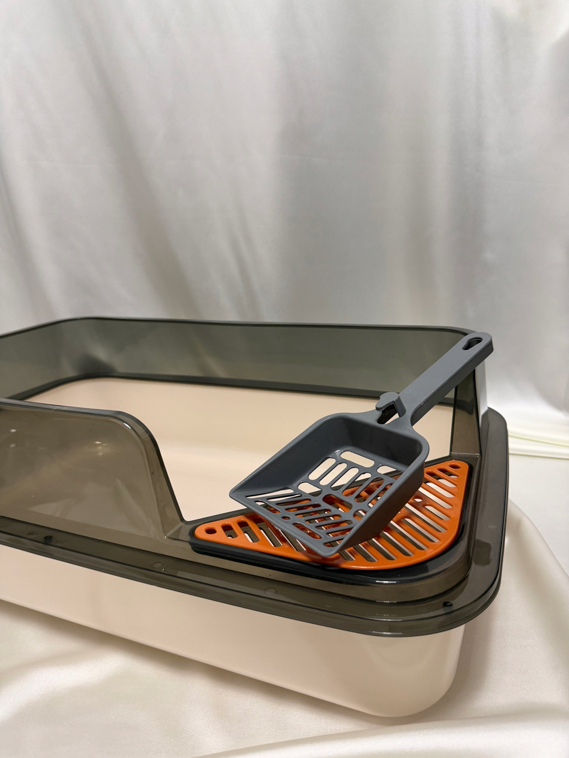 XL cat litter box with high cover + spatula