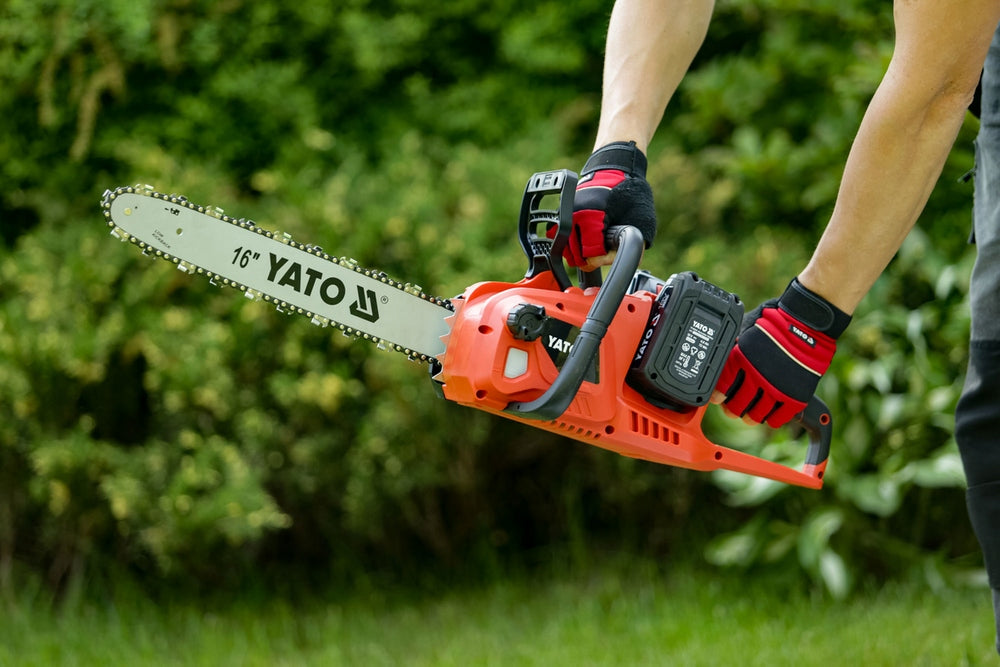 YATO CHAINSAW 16 2X18V YT-828132 Guide length 40 cm