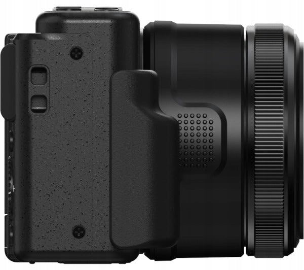 Yashica City 200 Digital Camera Black 13 Mpix 10x Zoom Movable Screen Brand Yashica