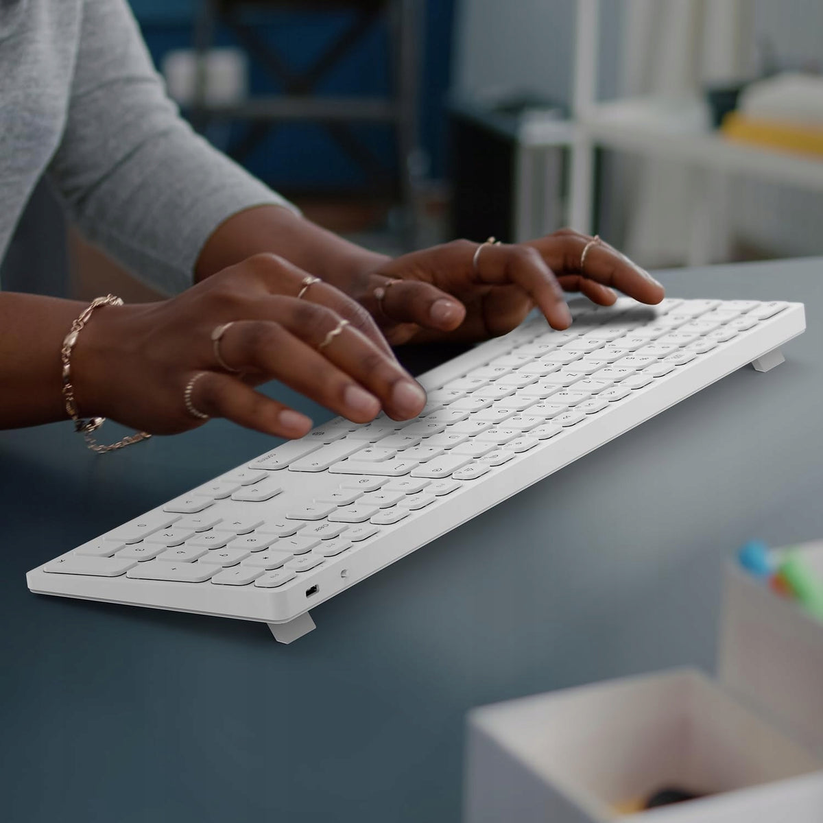 Yivandi Bluetooth Keyboard for Mac QWERTZ Wireless, Rechargeable Packaging status original