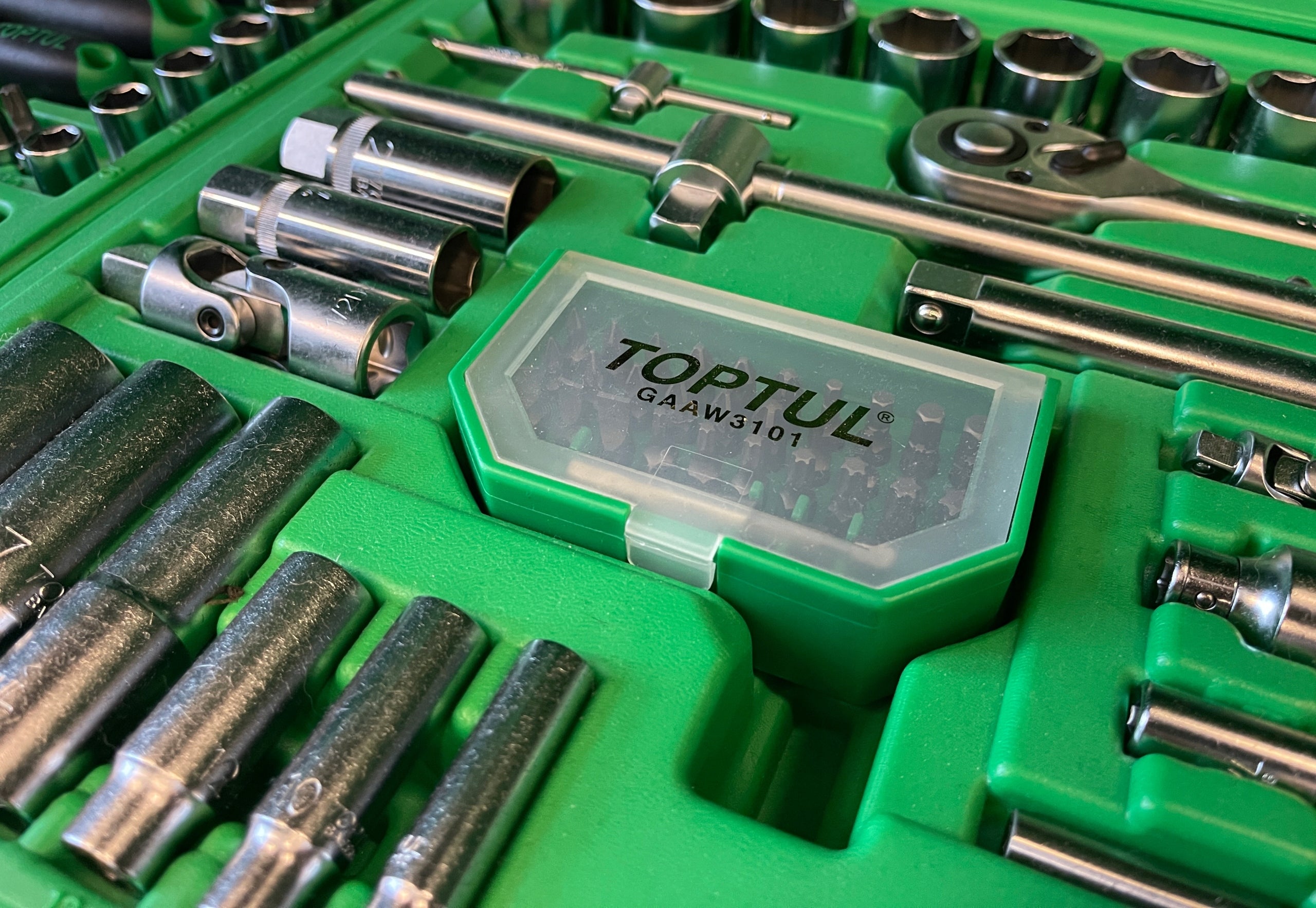ZESTAW NARZĘDZI KLUCZE NASADOWE 1/4" 1/2" 106 EL. TOPTUL GCAI106B Manufacturer code GCAI106B