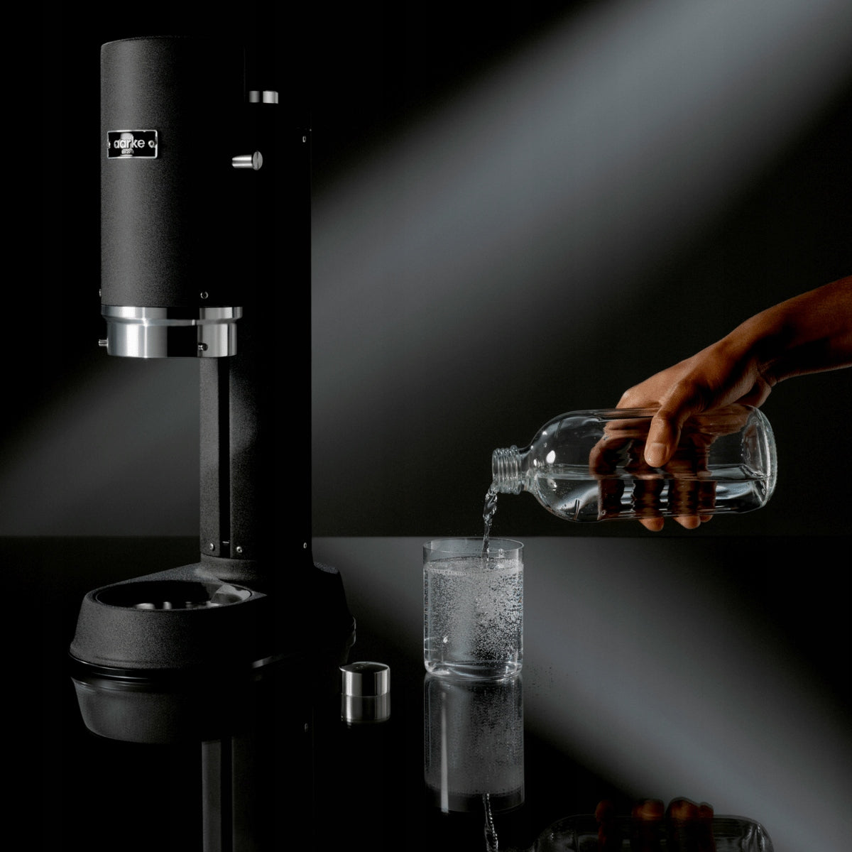 aarke CARBONATOR PRO Steel Saturator Machine for Carbonated Water Black Mat Packaging status original