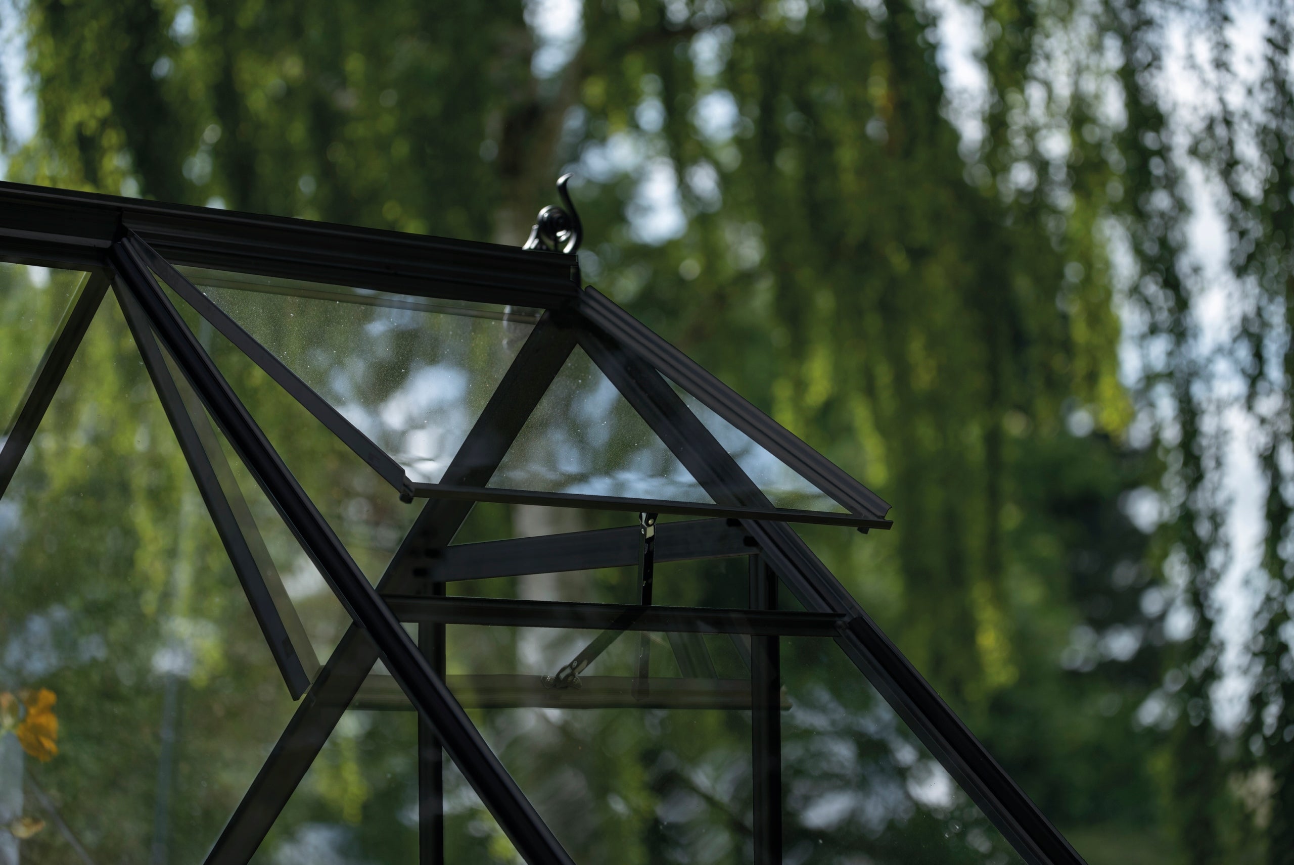 acm Black aluminium greenhouse ICON 6,1 m2; 1,93 x 3,17 m) glass + base Length 3.17 m