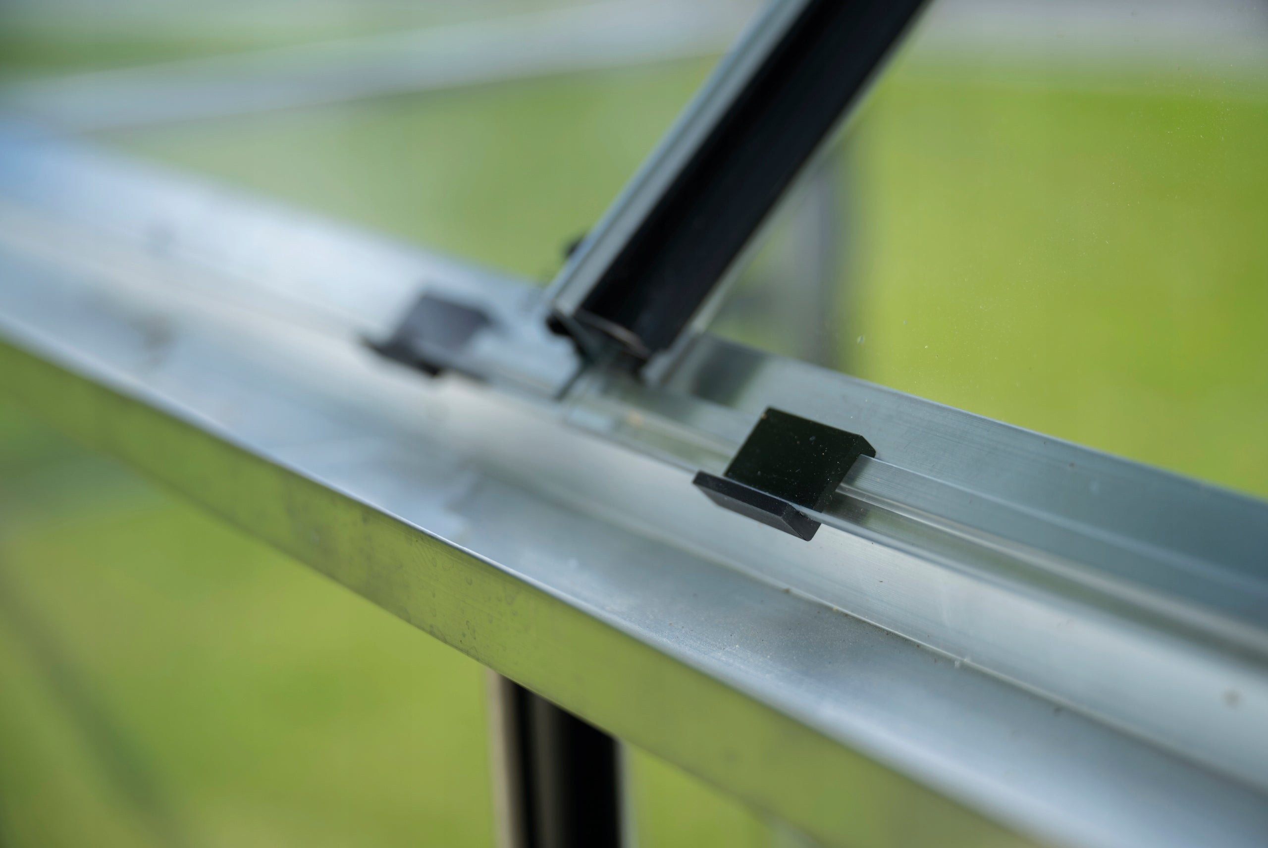 acm Black aluminium greenhouse ICON 6,1 m2; 1,93 x 3,17 m) glass + base Product height 2350 cm