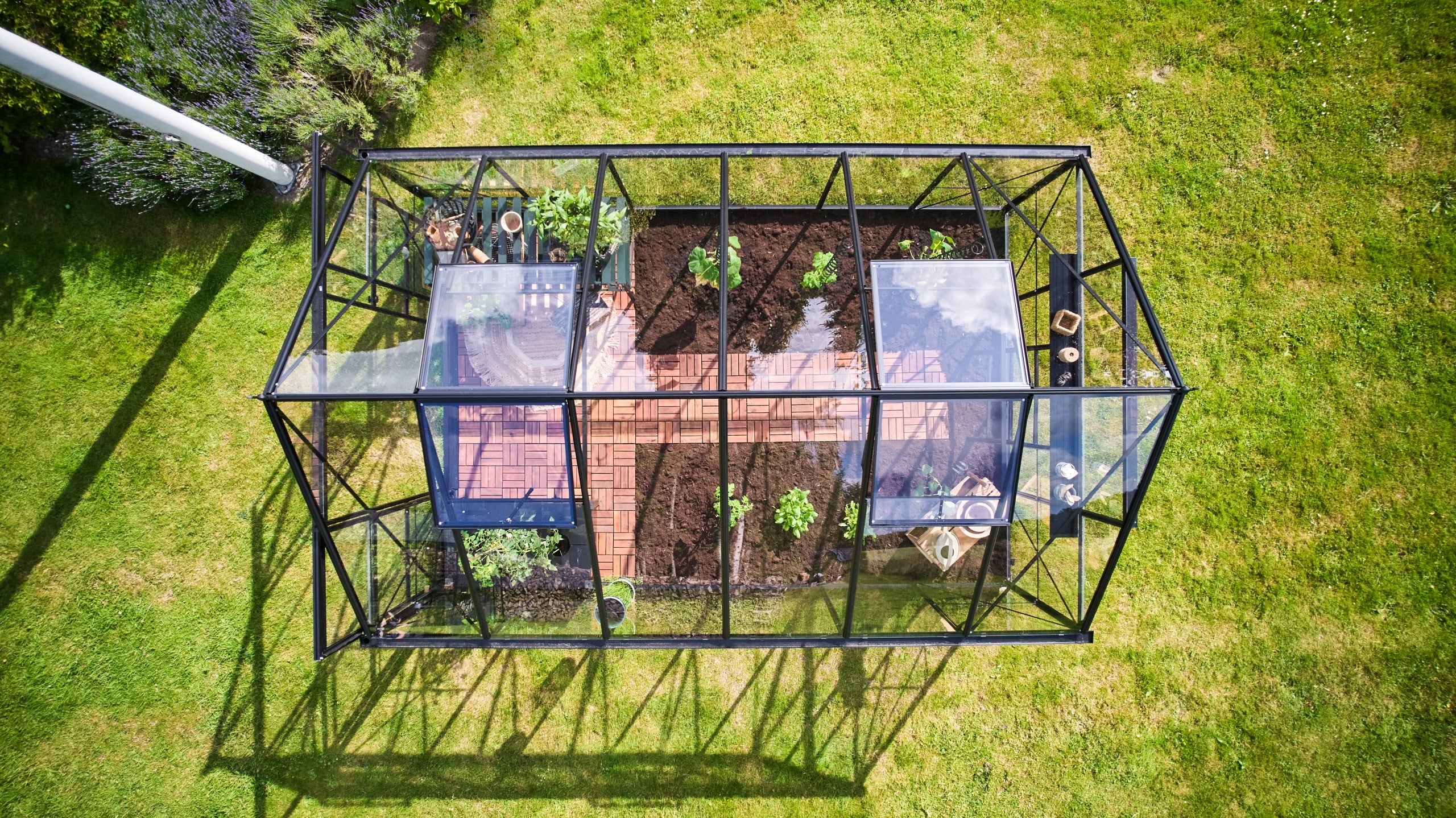 acm ICON aluminium greenhouse 9,7 m2; 2,55 x 3,79 m tempered glass + base Product weight with unit packaging 350 kg