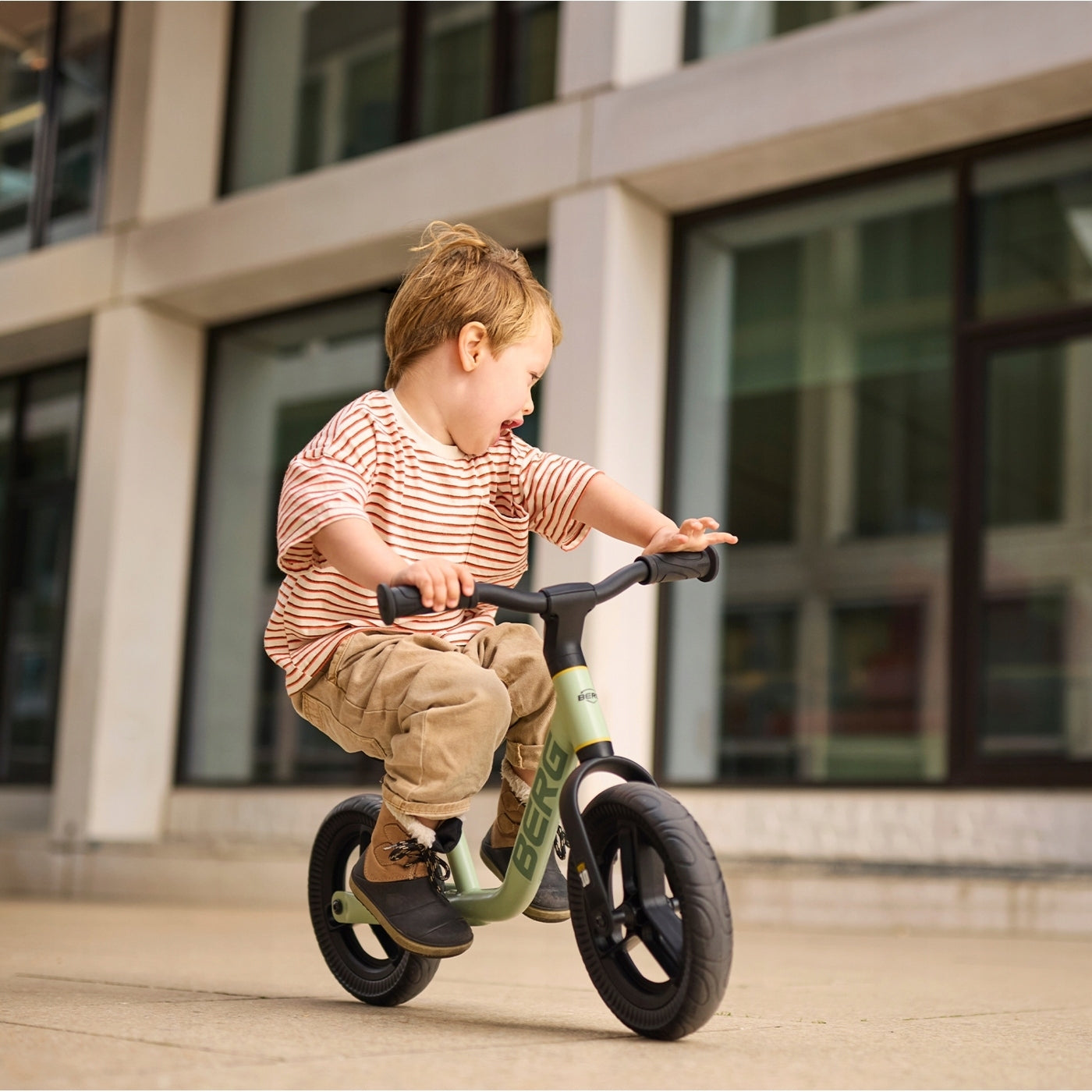 children's balance bike BERG MOOV 10, 10 inches from 2 years pink Wheel size in inches 10"