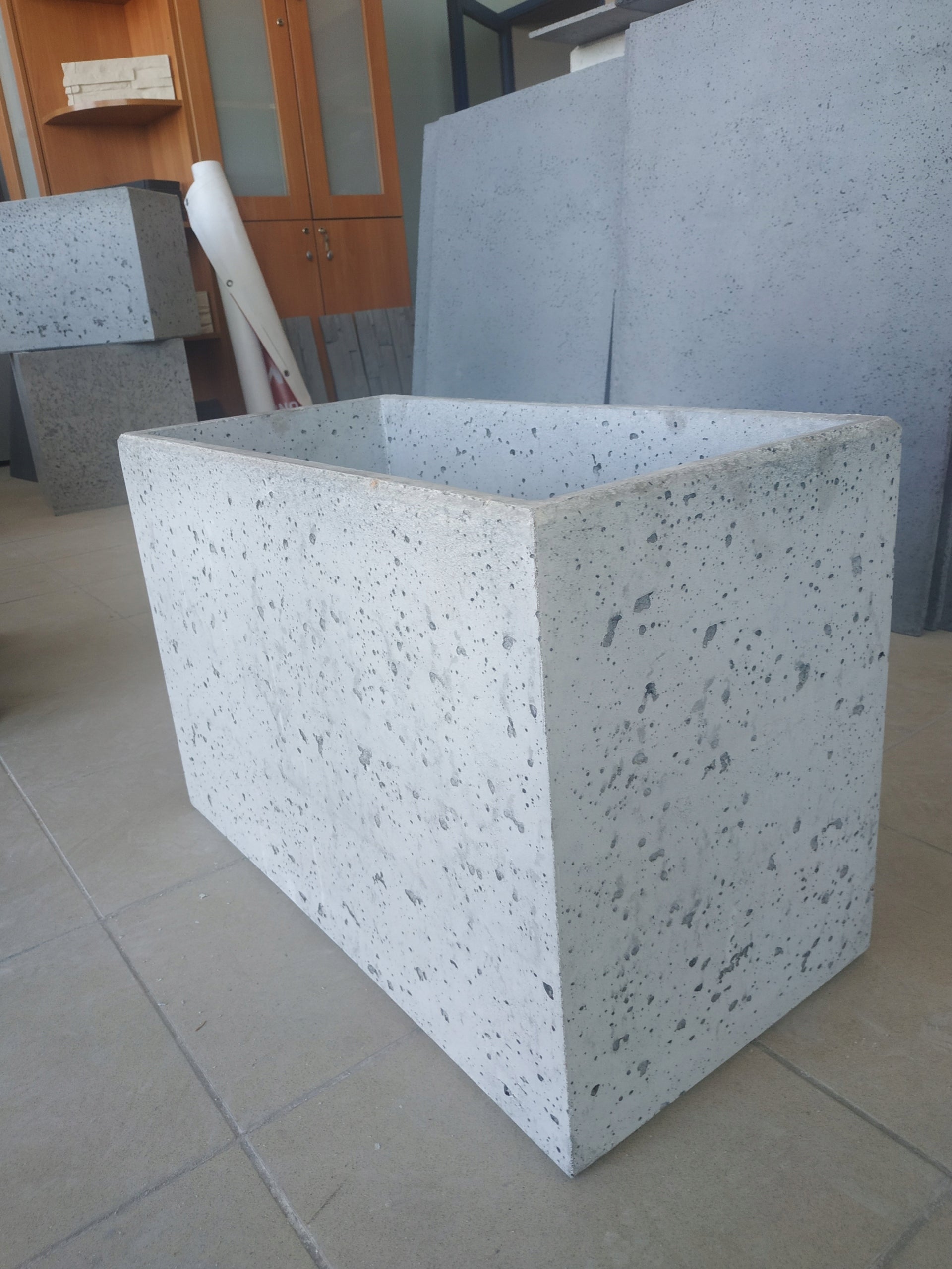 concrete garden pots 60/30/40 Brand no brand
